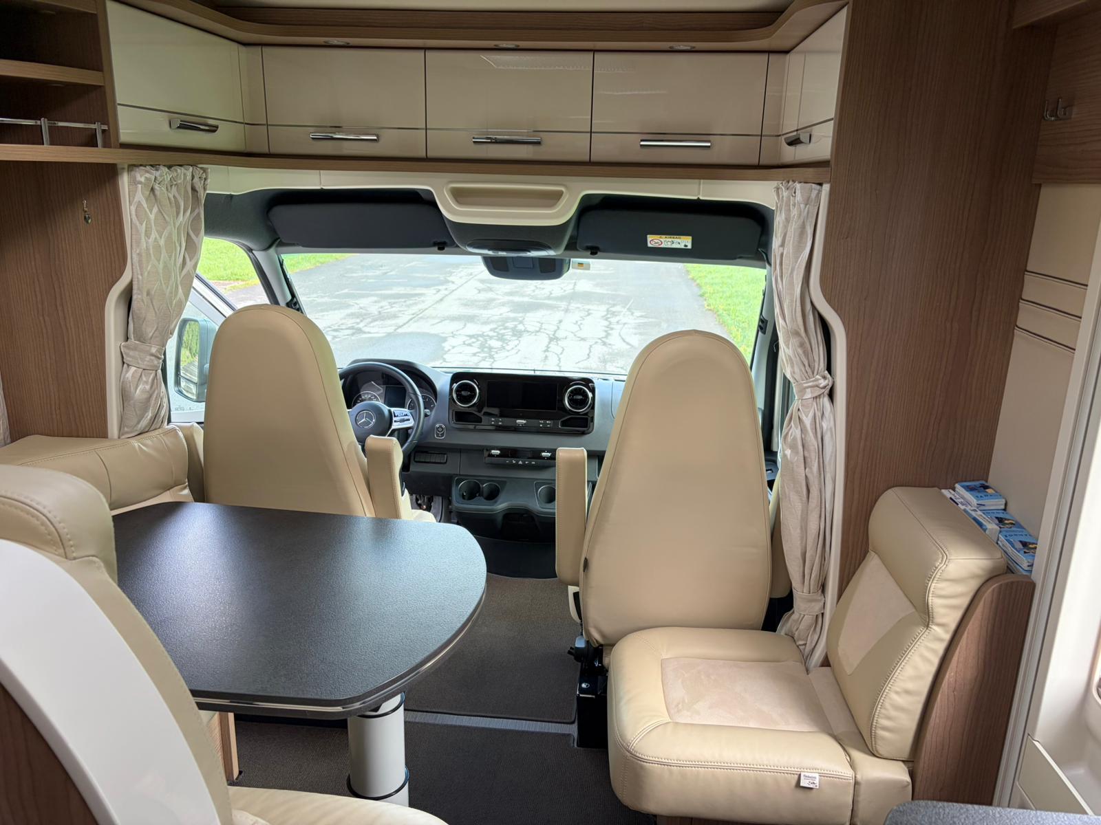 MERCEDES-BENZ Carthago C-Tourer T143 LE-image-4