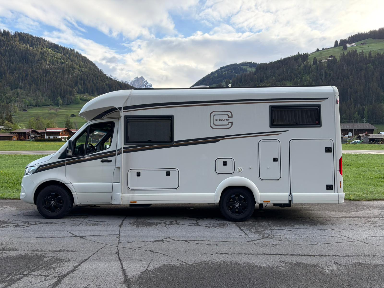 MERCEDES-BENZ Carthago C-Tourer T143 LE