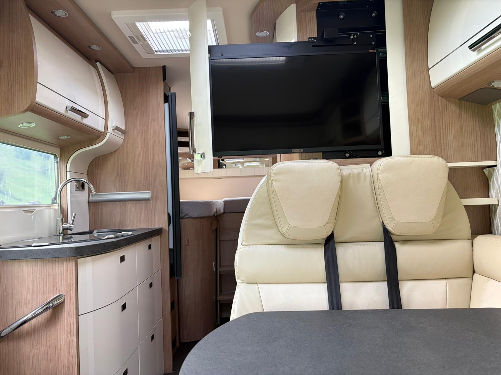 MERCEDES-BENZ Carthago C-Tourer T143 LE-image-5