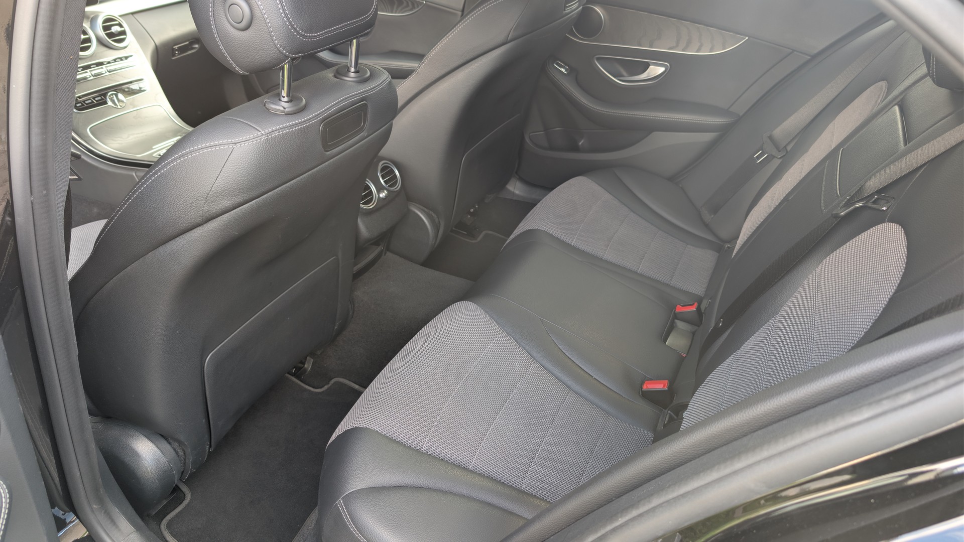 MERCEDES-BENZ C 180 Avantgarde-image-13