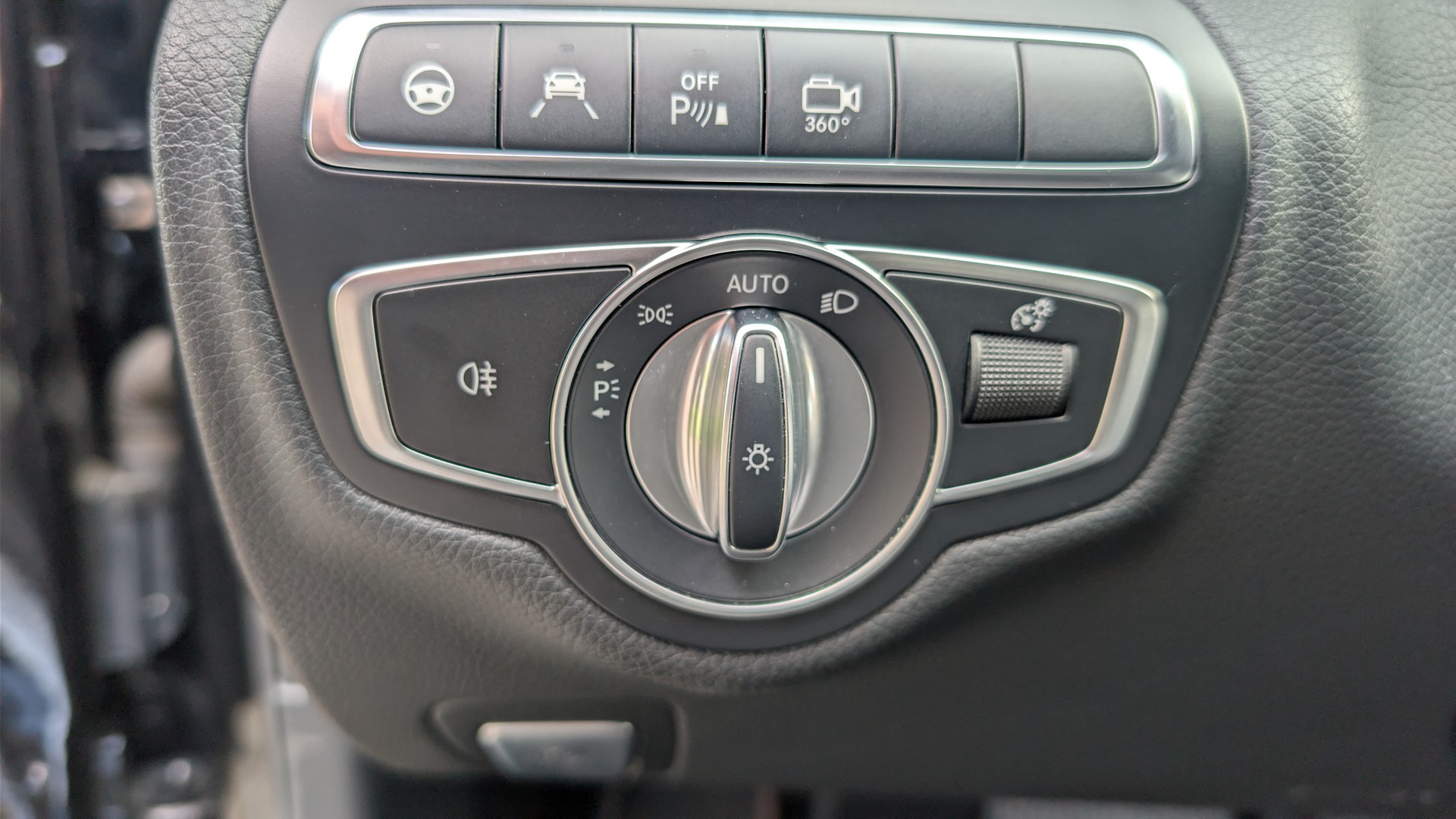 MERCEDES-BENZ C 180 Avantgarde-image-9