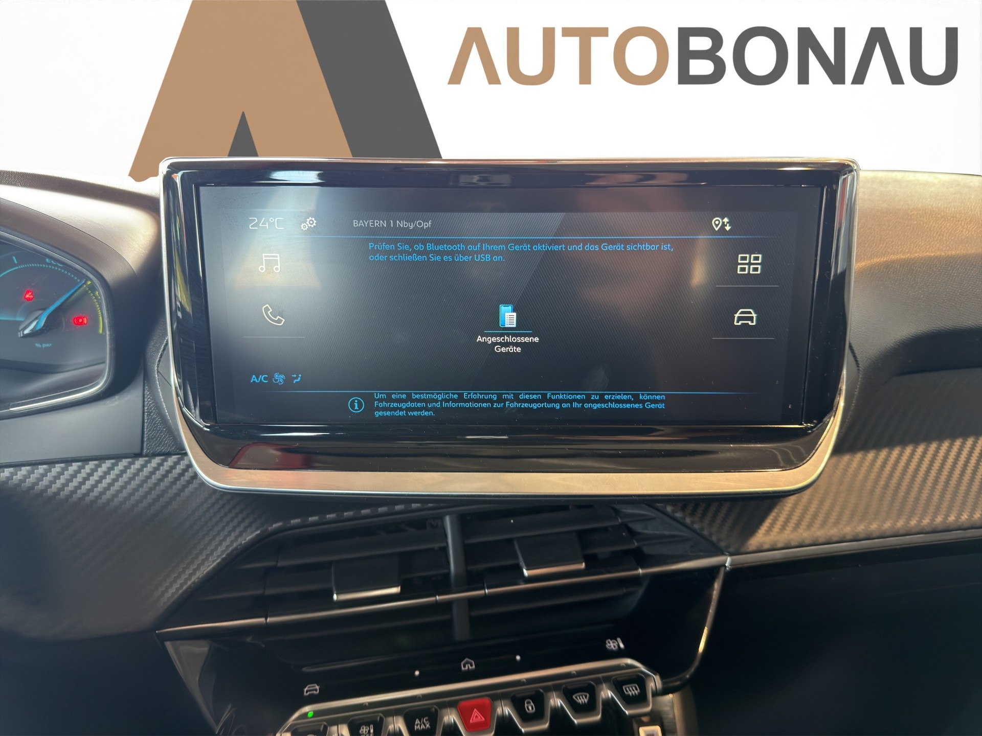 PEUGEOT 208 1.2 Hybrid Style-image-21