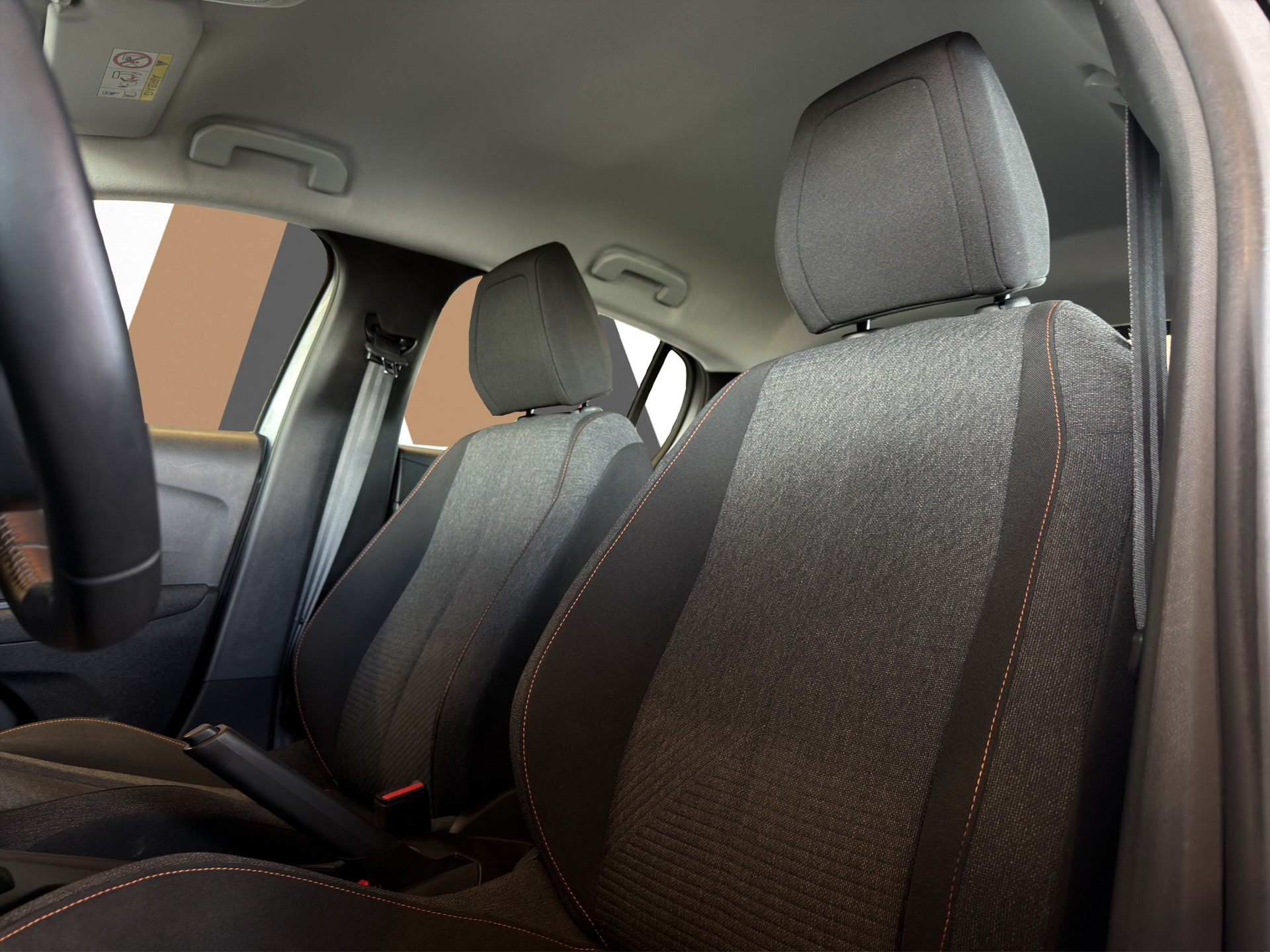 PEUGEOT 208 1.2 Hybrid Style-image-26