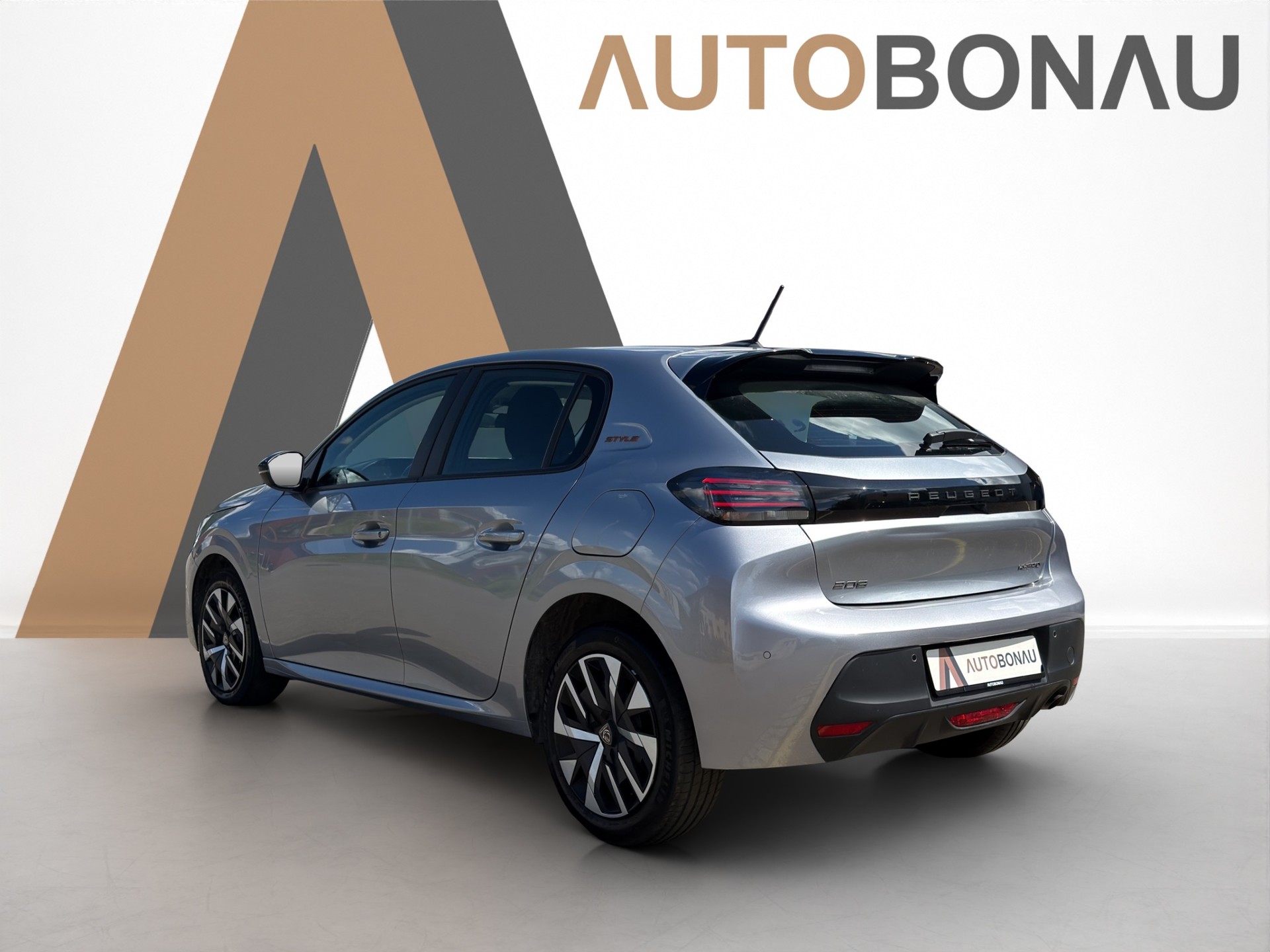 PEUGEOT 208 1.2 Hybrid Style-showroom-element-2