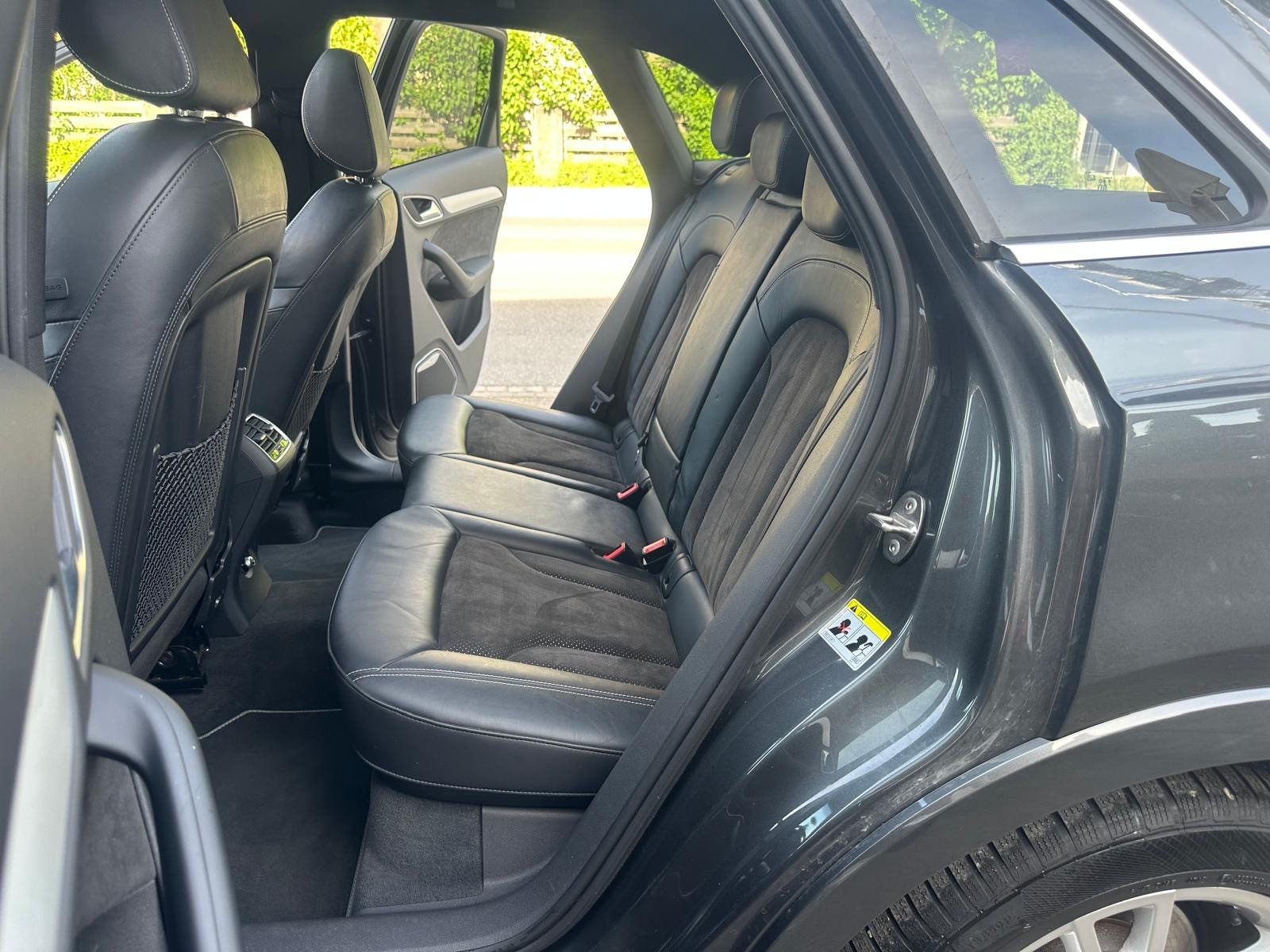 AUDI Q3 2.0 TFSI sport quattro S-tronic-image-11