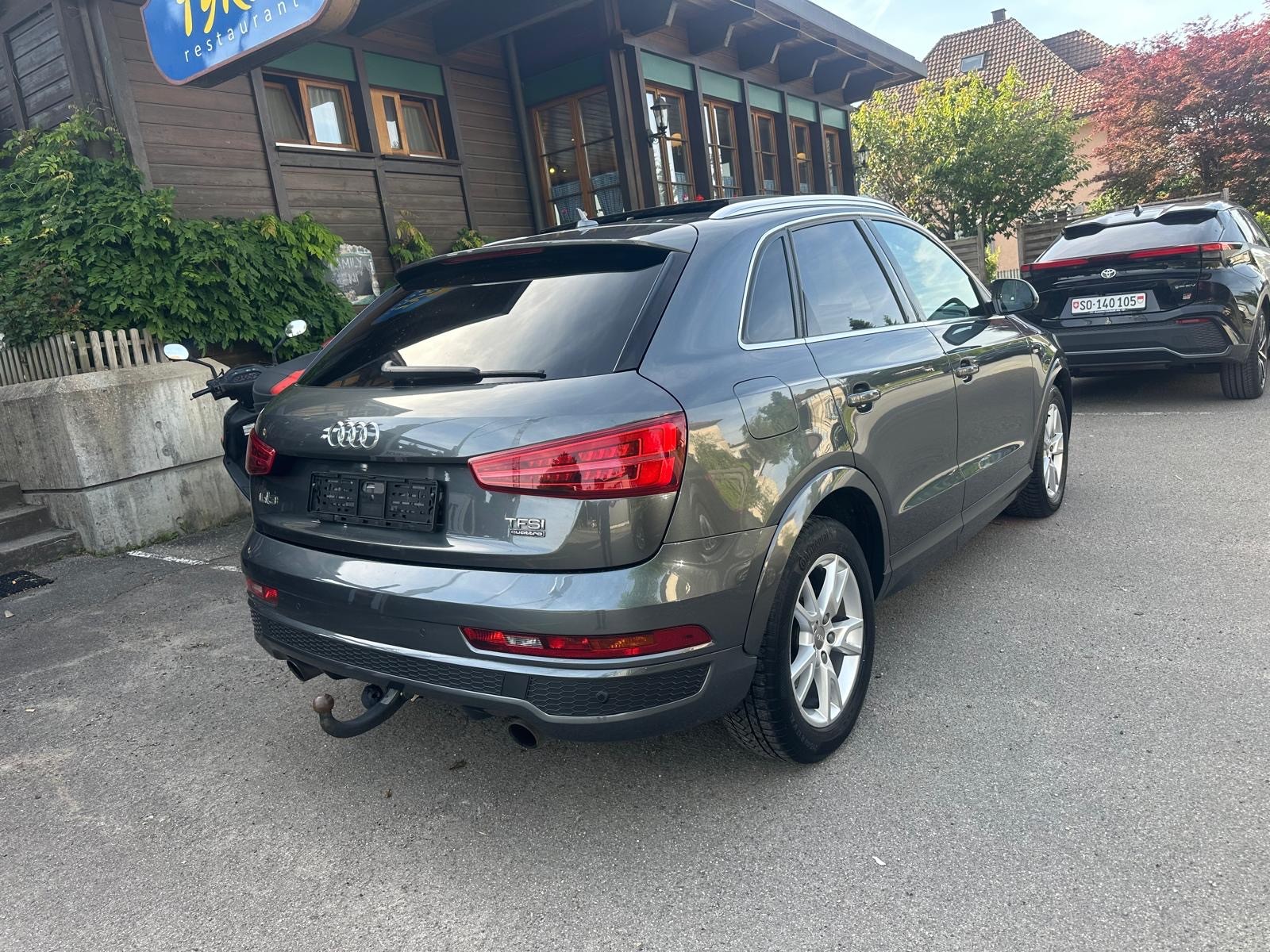 AUDI Q3 2.0 TFSI sport quattro S-tronic-showroom-element-3
