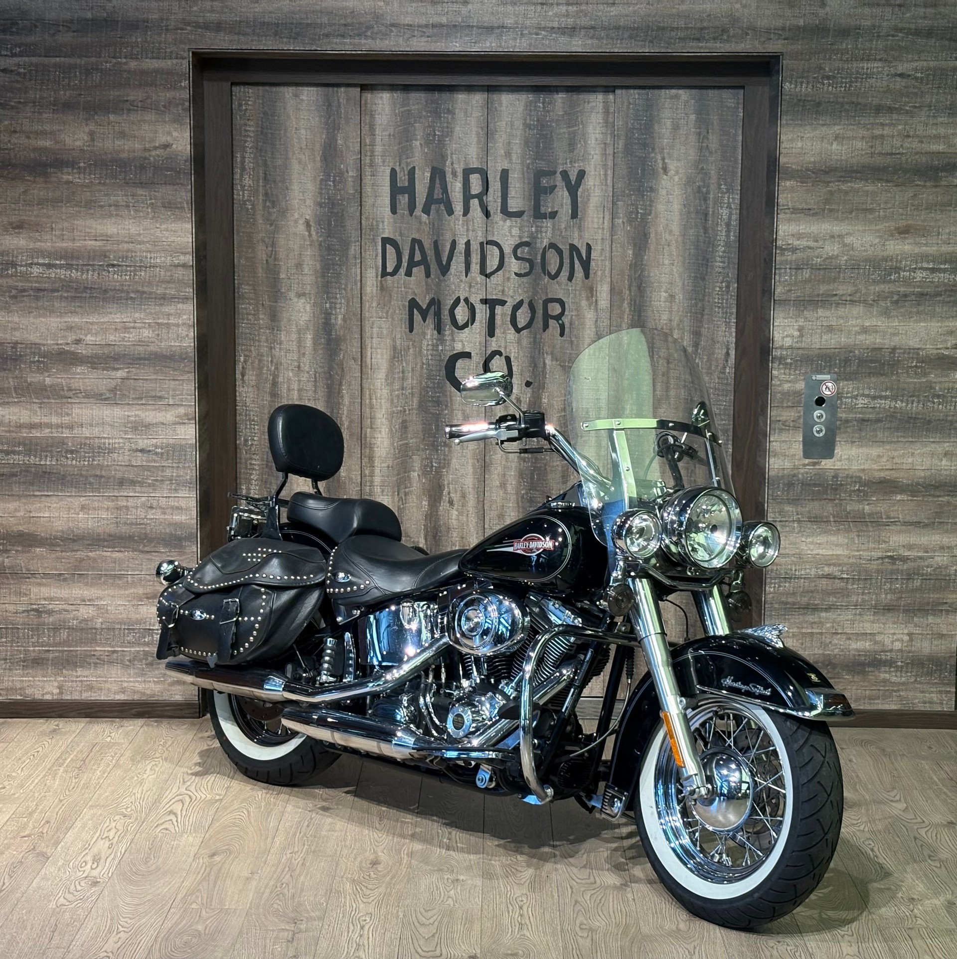 HARLEY-DAVIDSON FLSTCI Softail Classic-image-1