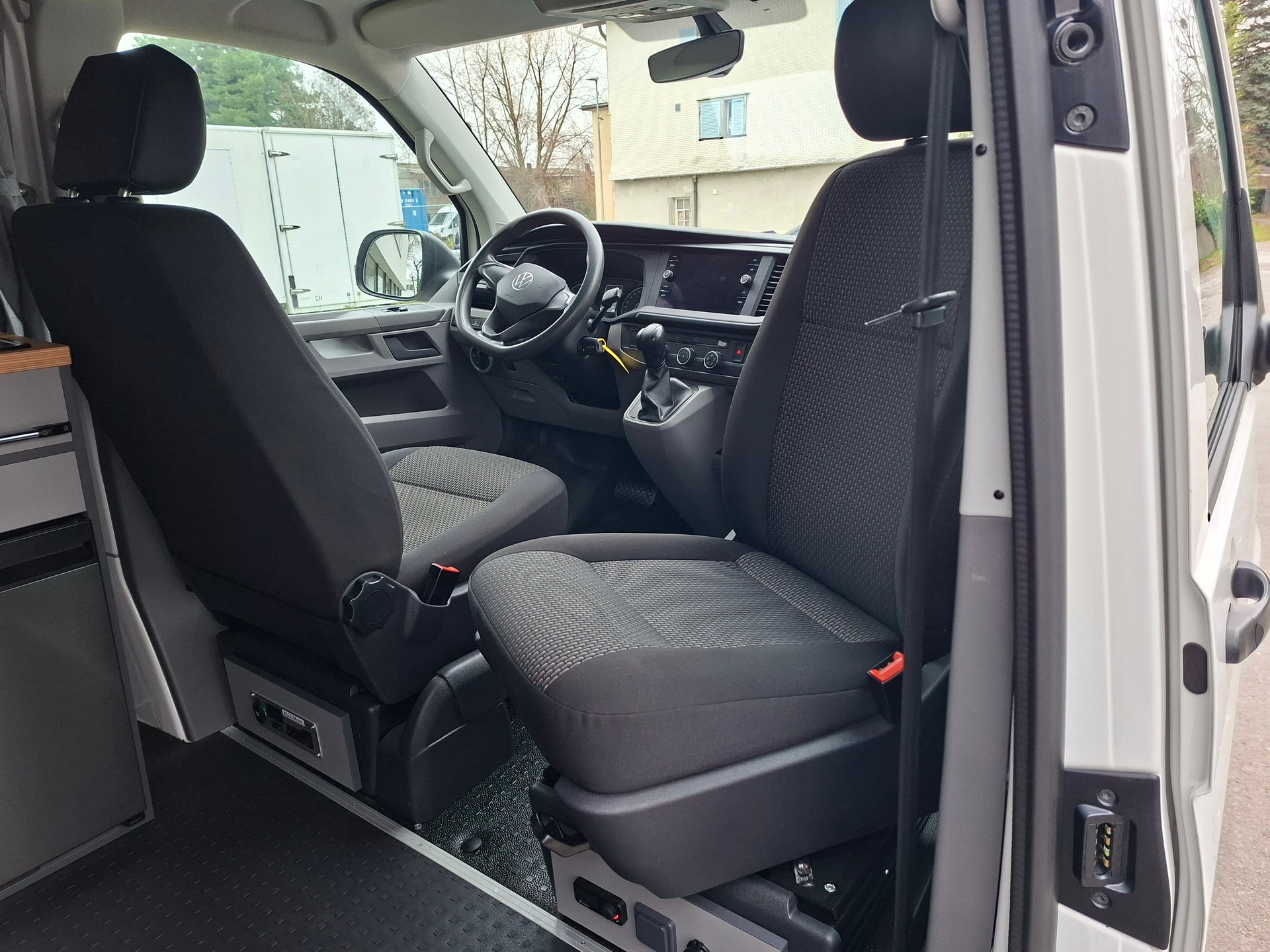VW T6.1 2.0 TDI 150PS 4MOTION DSG MAREMONTI COMFORT CAMPER 5SITZE-image-7