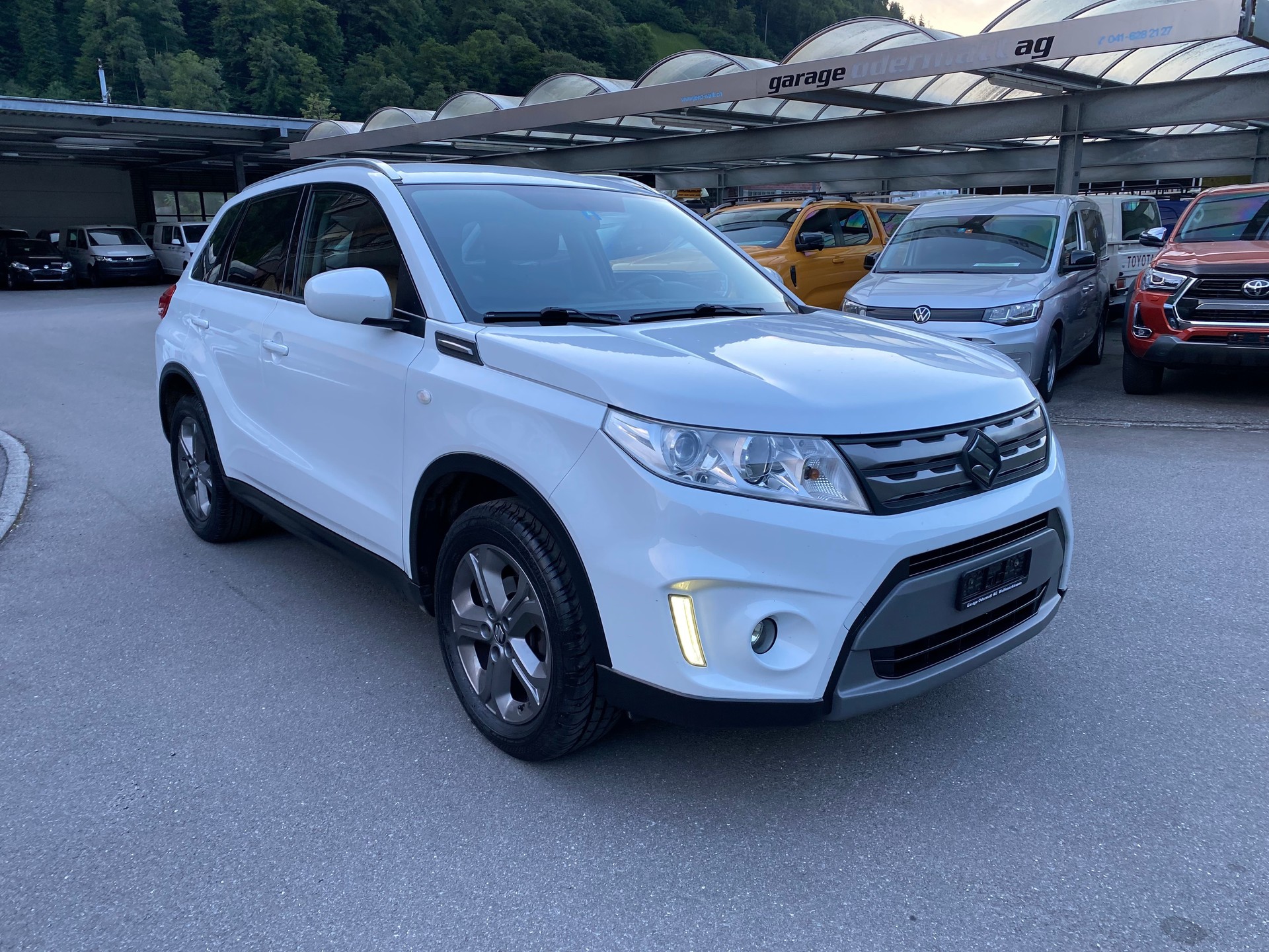 SUZUKI Vitara 1.6 Compact+-image-12