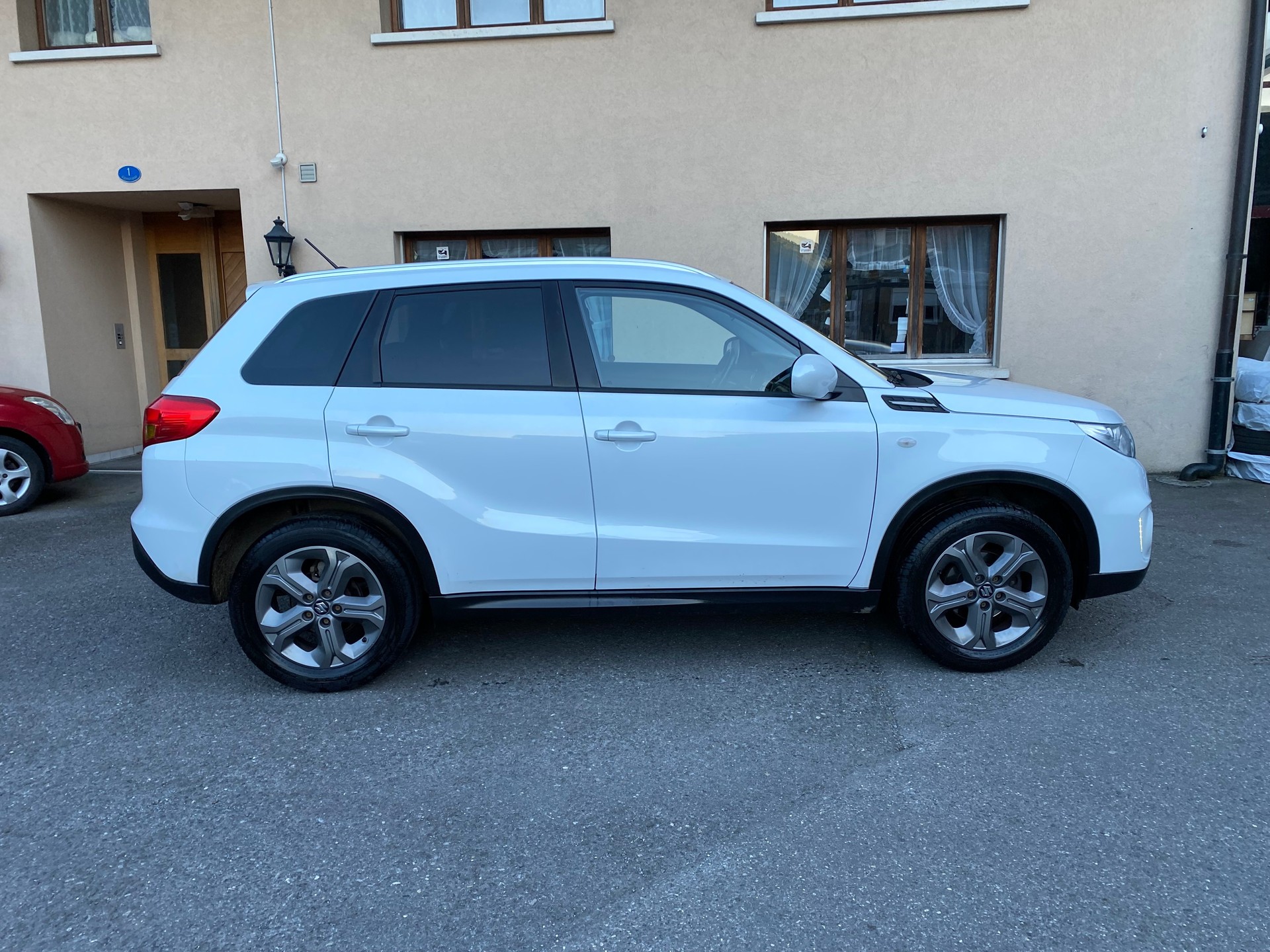 SUZUKI Vitara 1.6 Compact+-image-9