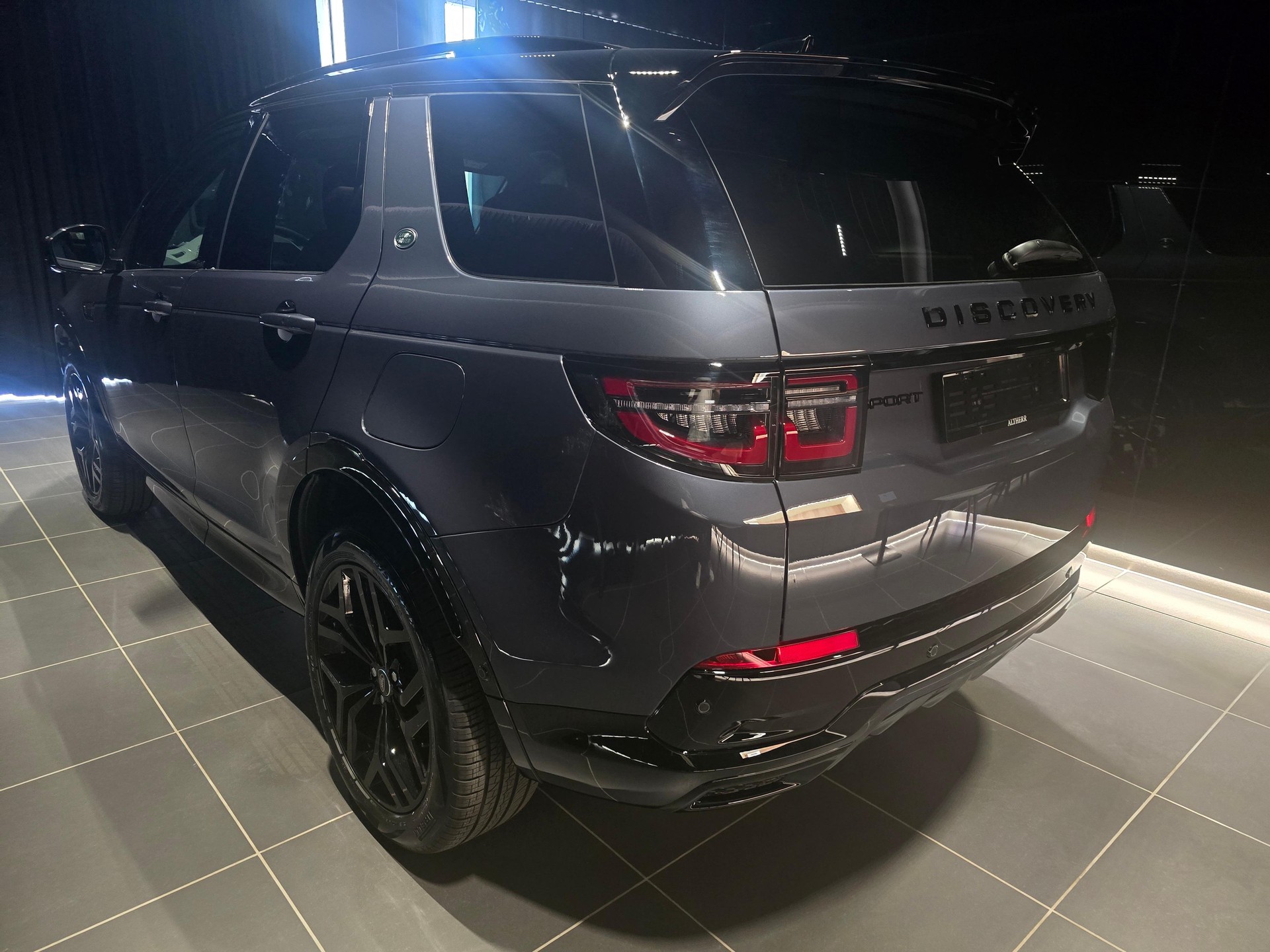 LAND ROVER Discovery Sport 1.5 T 270e Landmark-showroom-element-2
