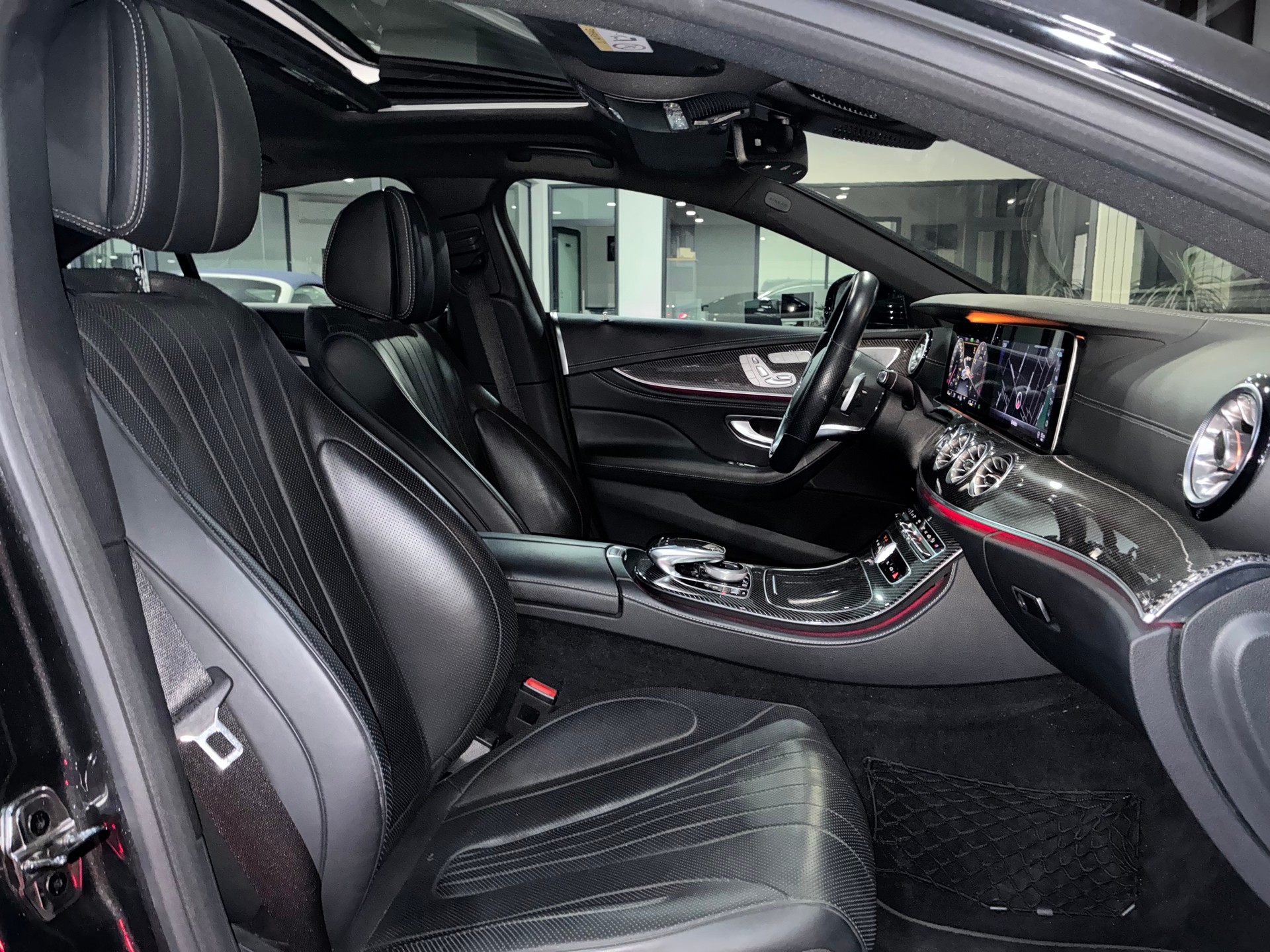 MERCEDES-BENZ CLS 450 4Matic AMG Line 9G-Tronic-image-10