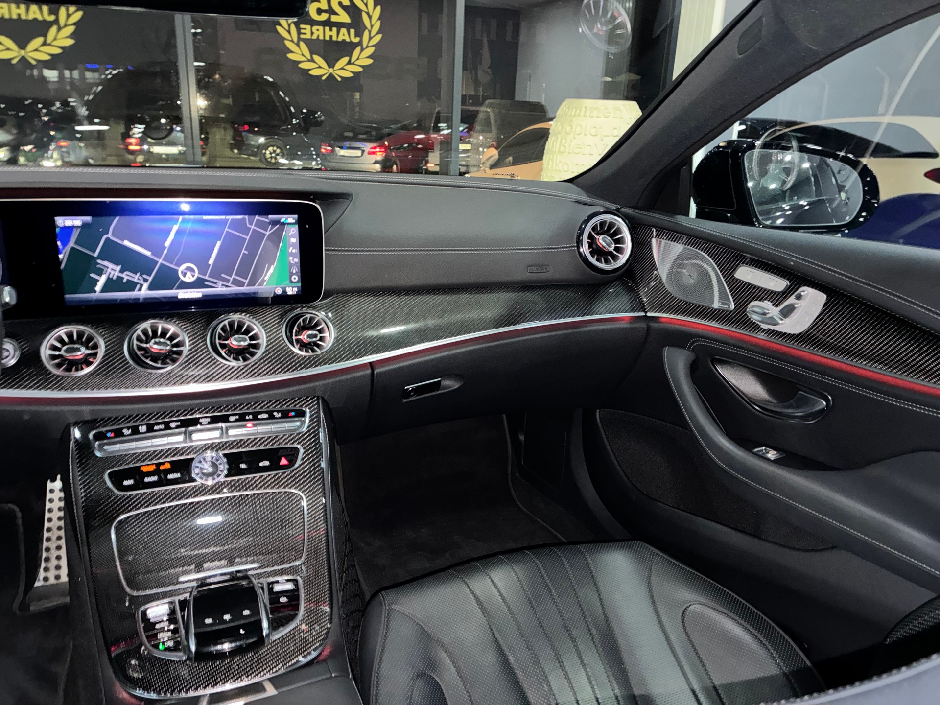 MERCEDES-BENZ CLS 450 4Matic AMG Line 9G-Tronic-image-8
