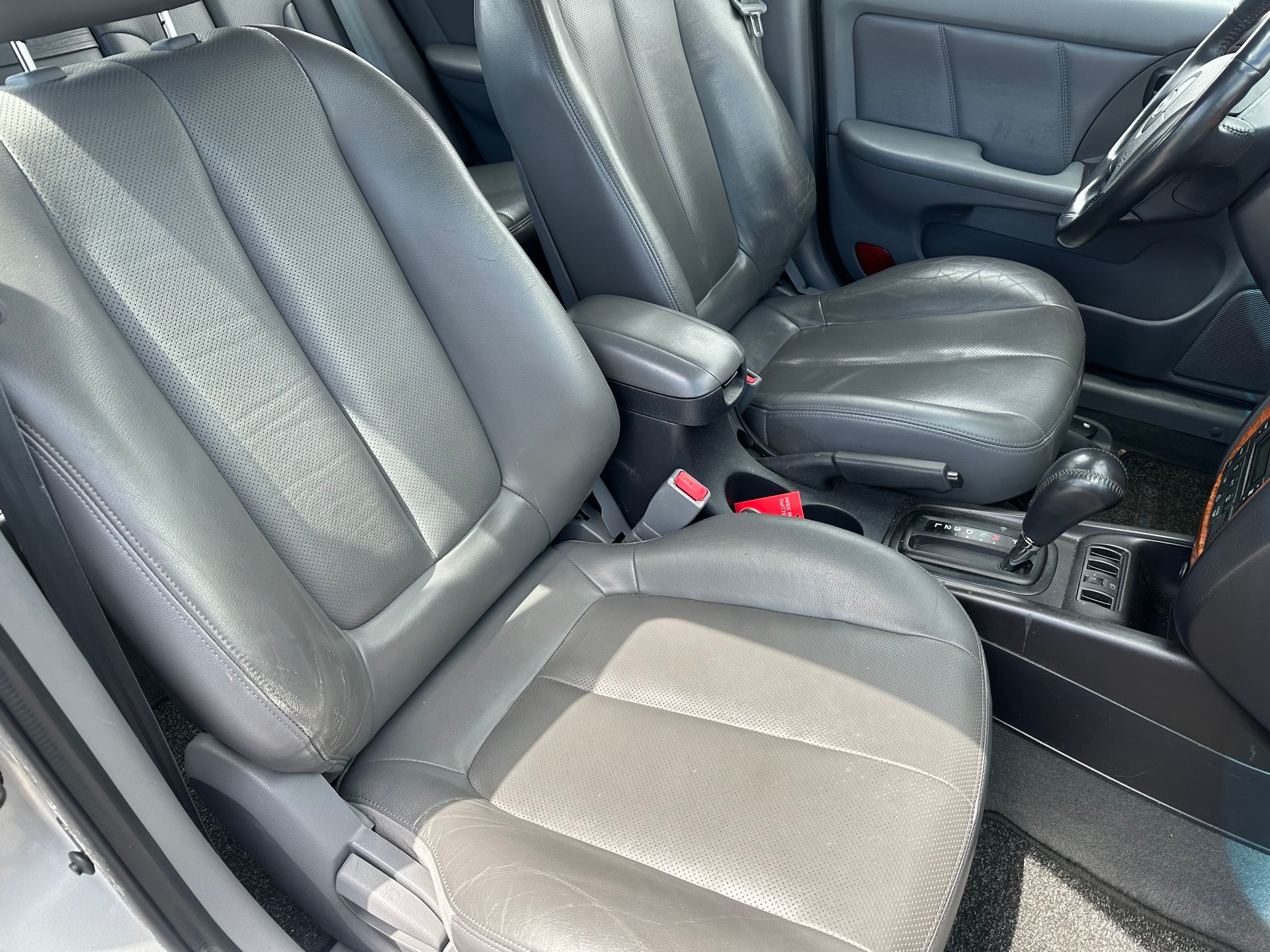 HYUNDAI Elantra 2.0 16V Swiss Edition-image-5