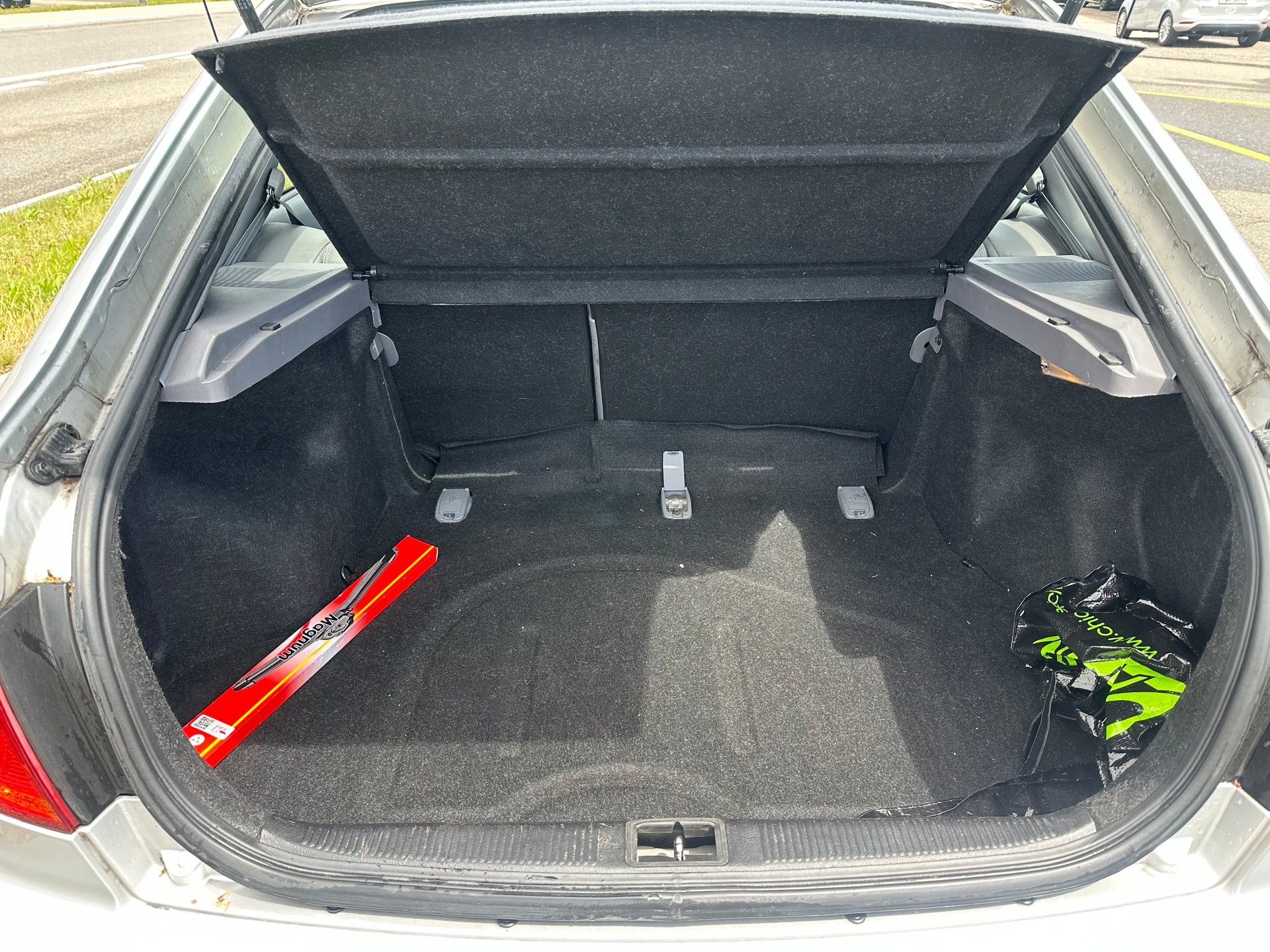 HYUNDAI Elantra 2.0 16V Swiss Edition-image-7