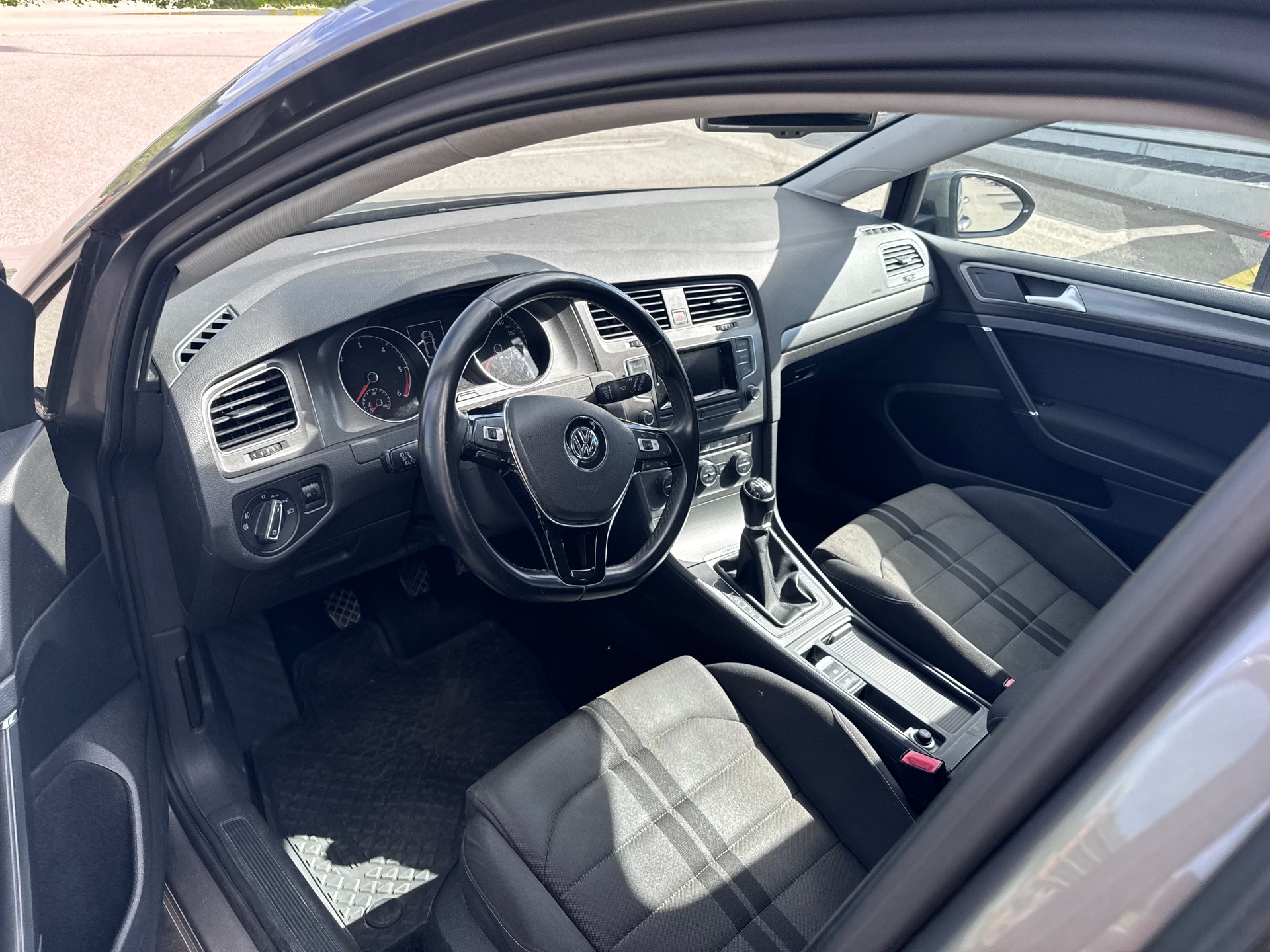 VW Golf 2.0 TDI Comfortline 4Motion-image-16