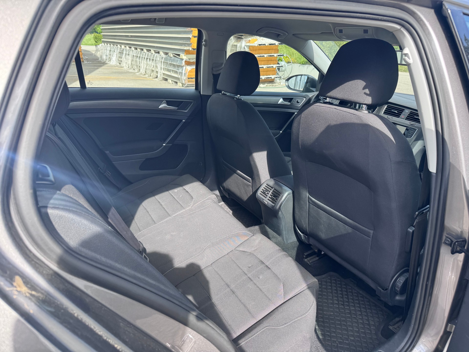 VW Golf 2.0 TDI Comfortline 4Motion-image-22