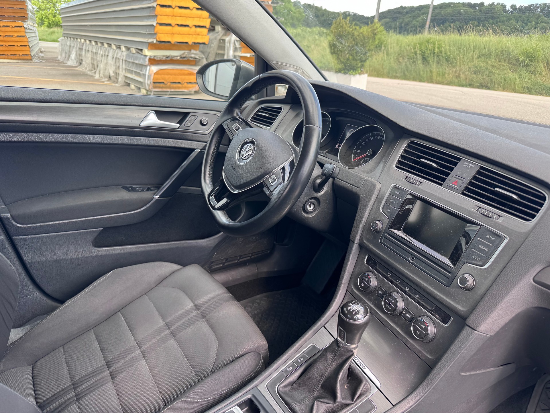 VW Golf 2.0 TDI Comfortline 4Motion-image-14