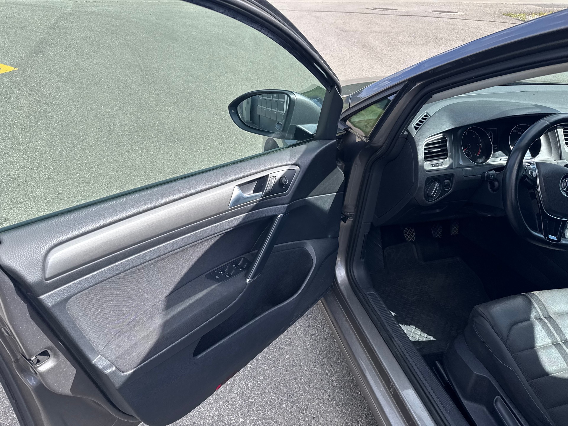 VW Golf 2.0 TDI Comfortline 4Motion-image-17