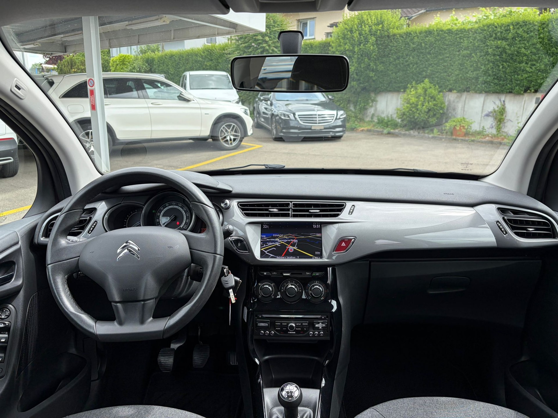 CITROEN C3 1.2i PureTech Sélection-image-9