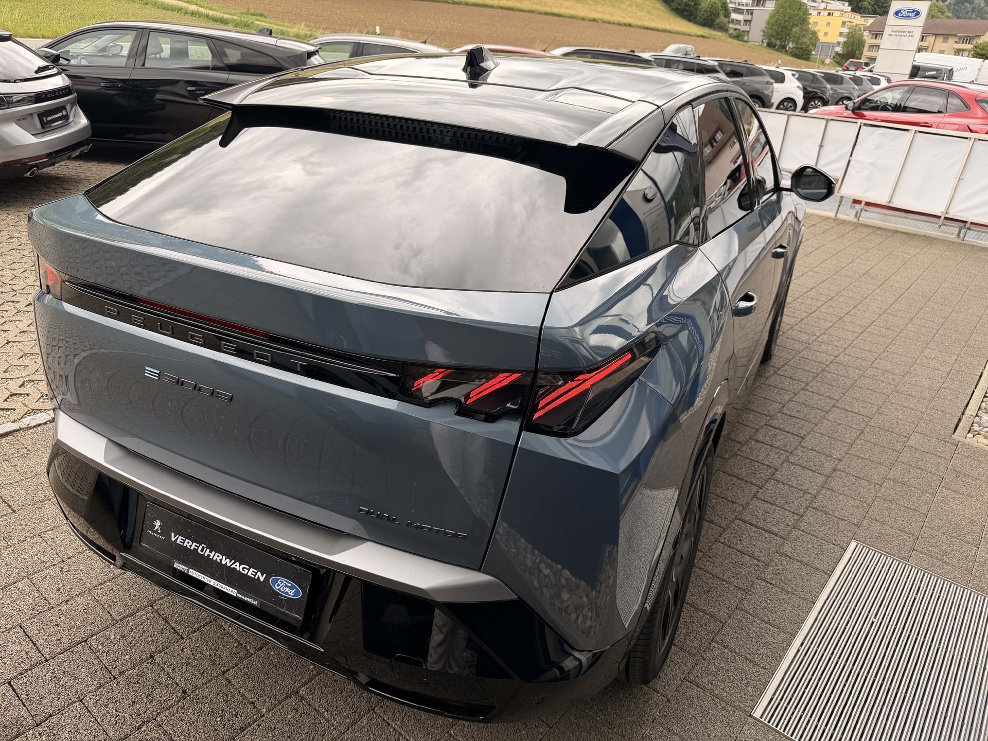 PEUGEOT 3008 e-GT Exclusive AWD-image-5