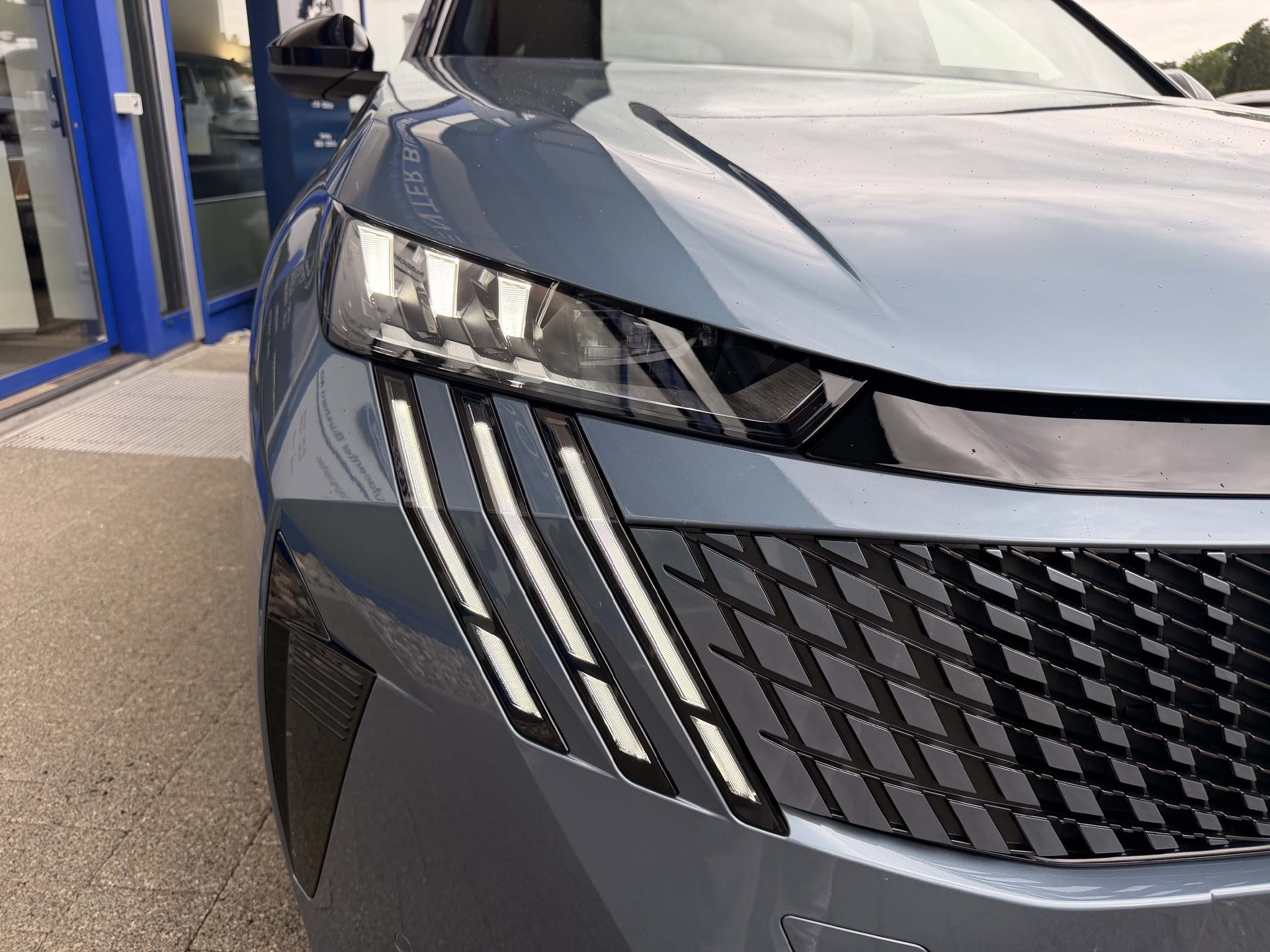 PEUGEOT 3008 e-GT Exclusive AWD-image-4