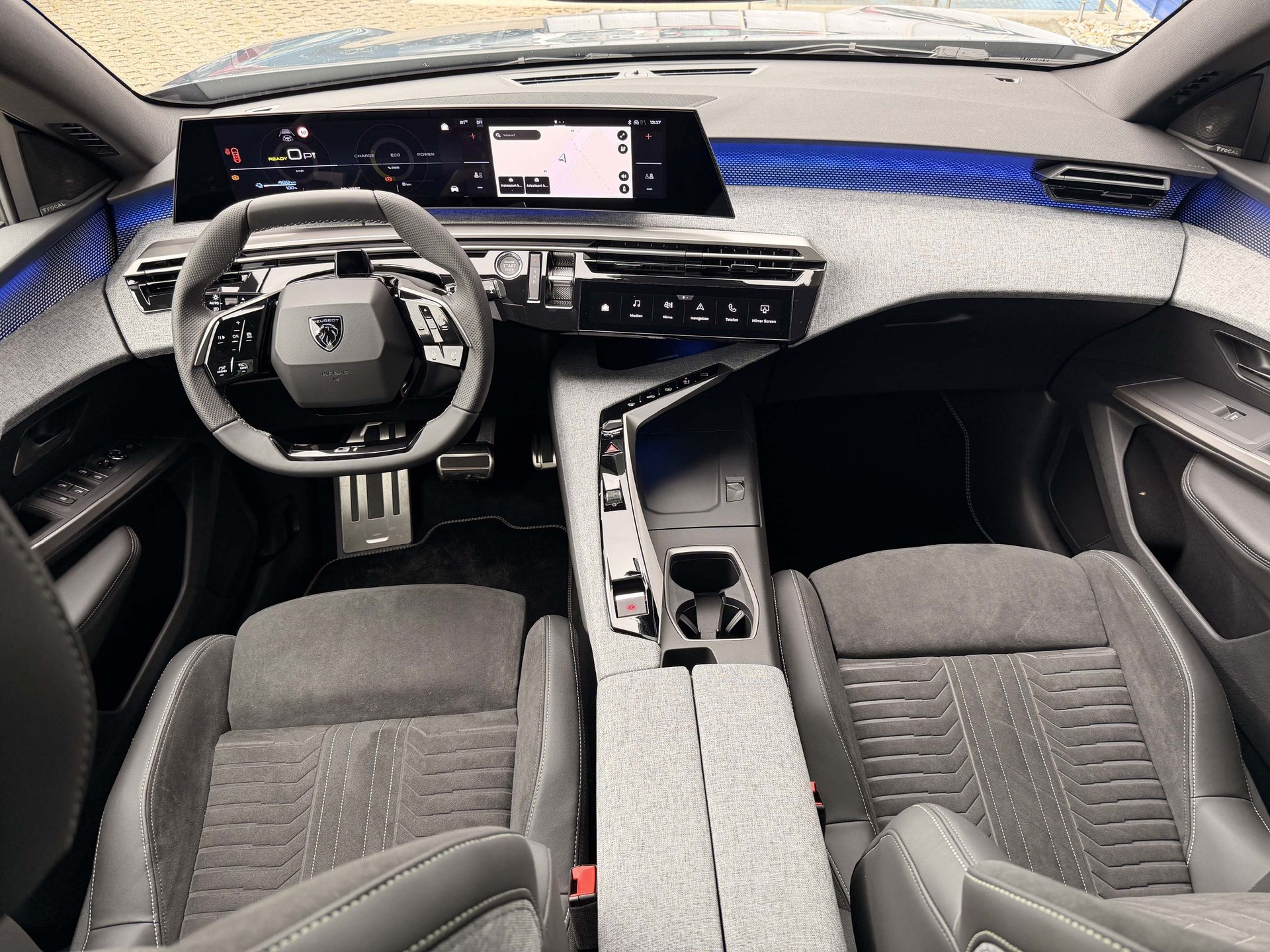 PEUGEOT 3008 e-GT Exclusive AWD-image-9