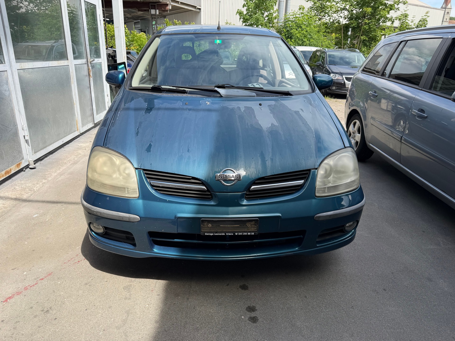 NISSAN Tino