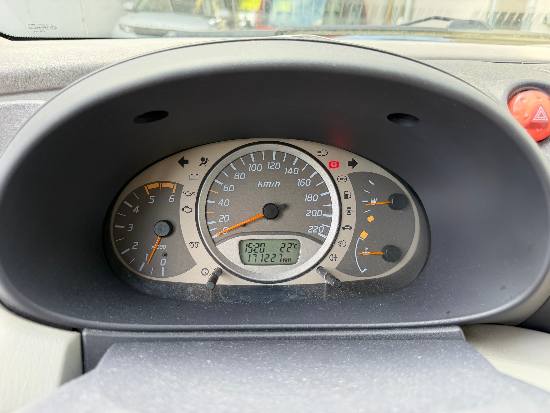NISSAN Tino-image-7