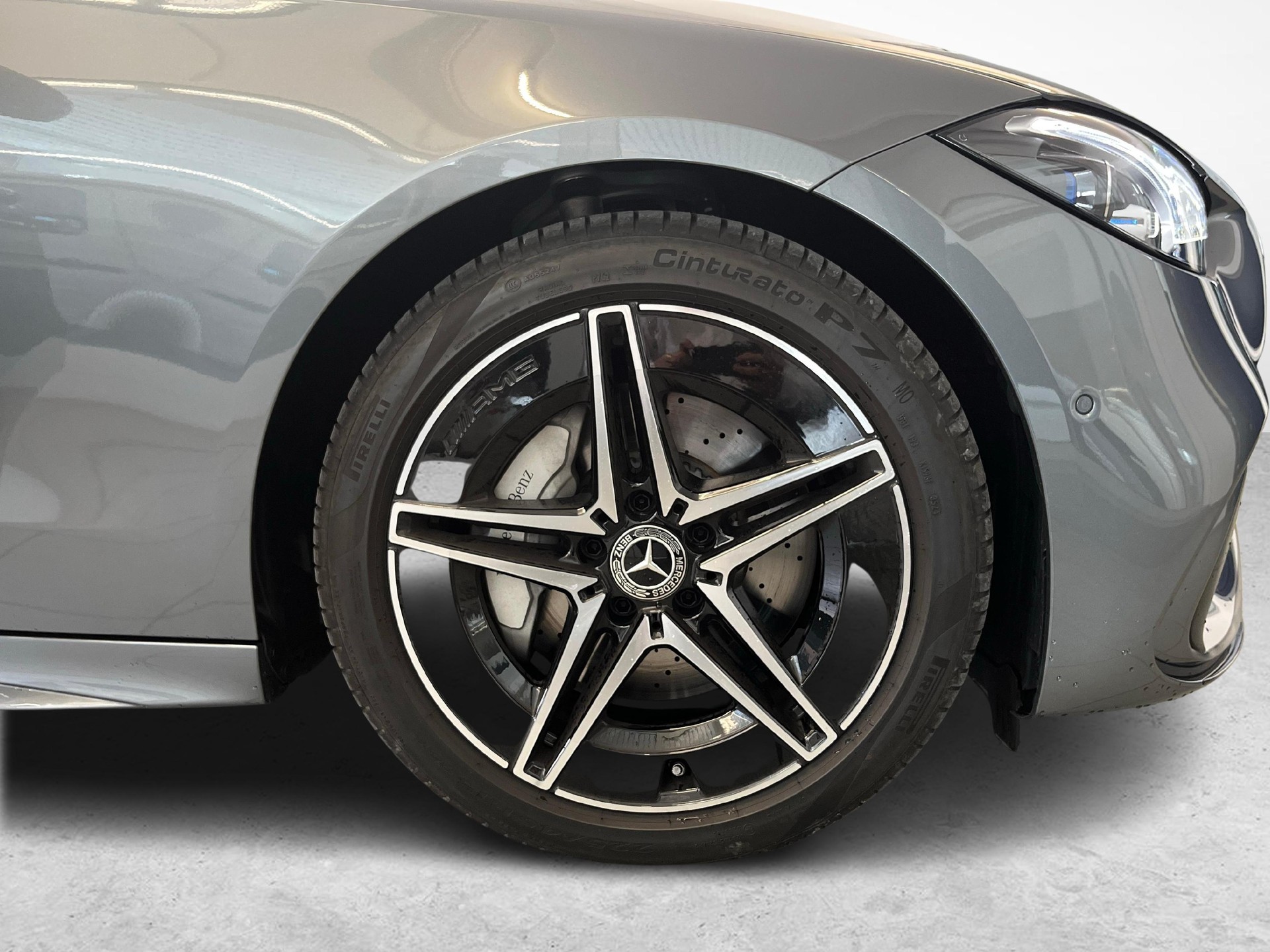 MERCEDES-BENZ C 220 d 4MATIC T-Modell Swiss Star AMG Line-image-12
