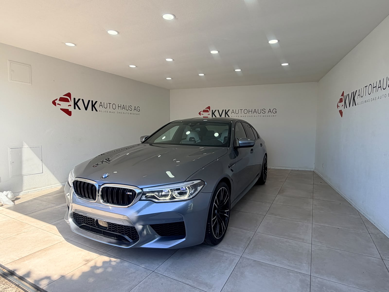 BMW M5 xDrive Drivelogic-showroom-element-1