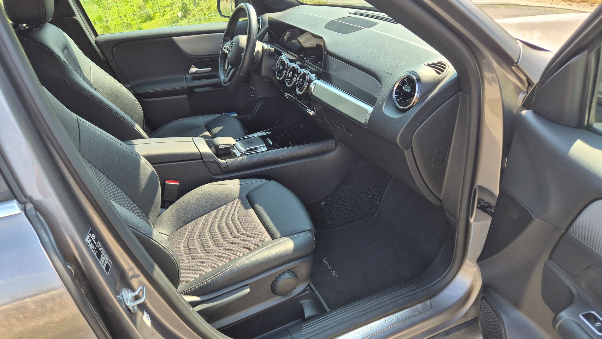 MERCEDES-BENZ GLB 250 Style 4matic-image-9