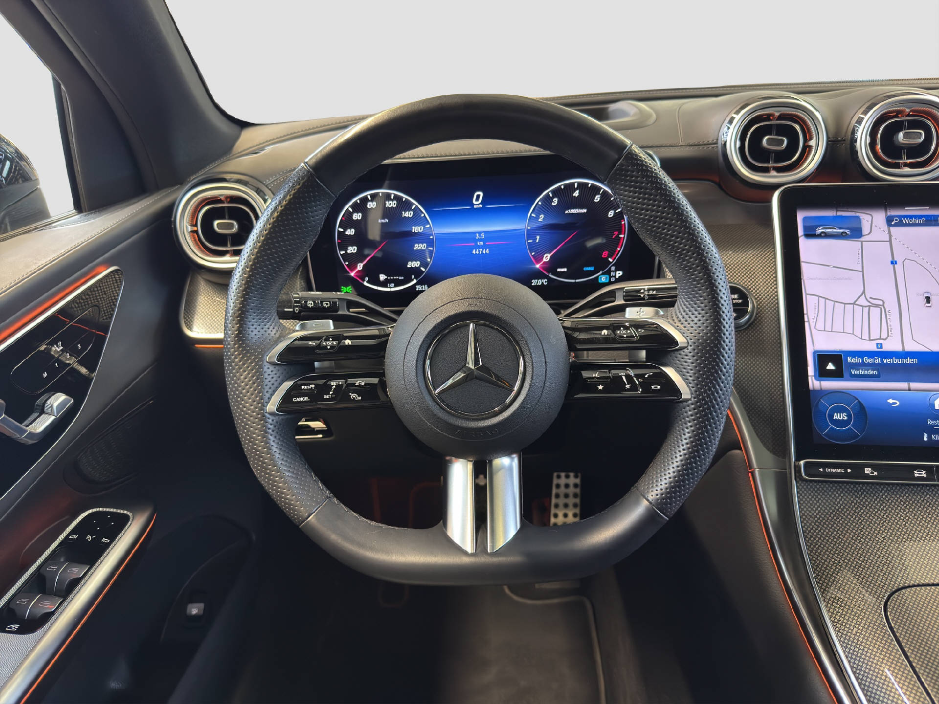 MERCEDES-BENZ GLC 300 AMG Line 4MATIC-image-8