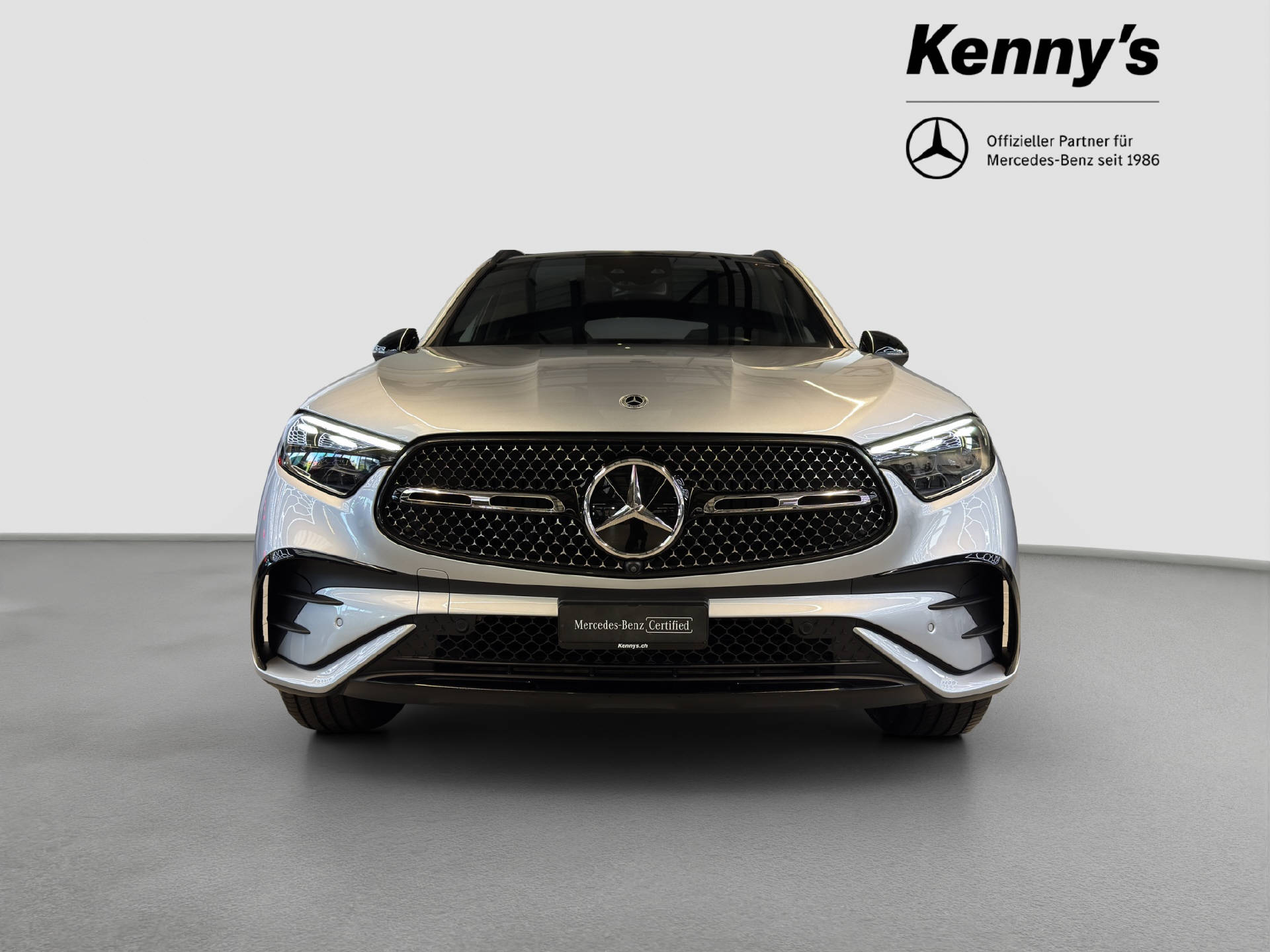 MERCEDES-BENZ GLC 300 AMG Line 4MATIC-showroom-element-1