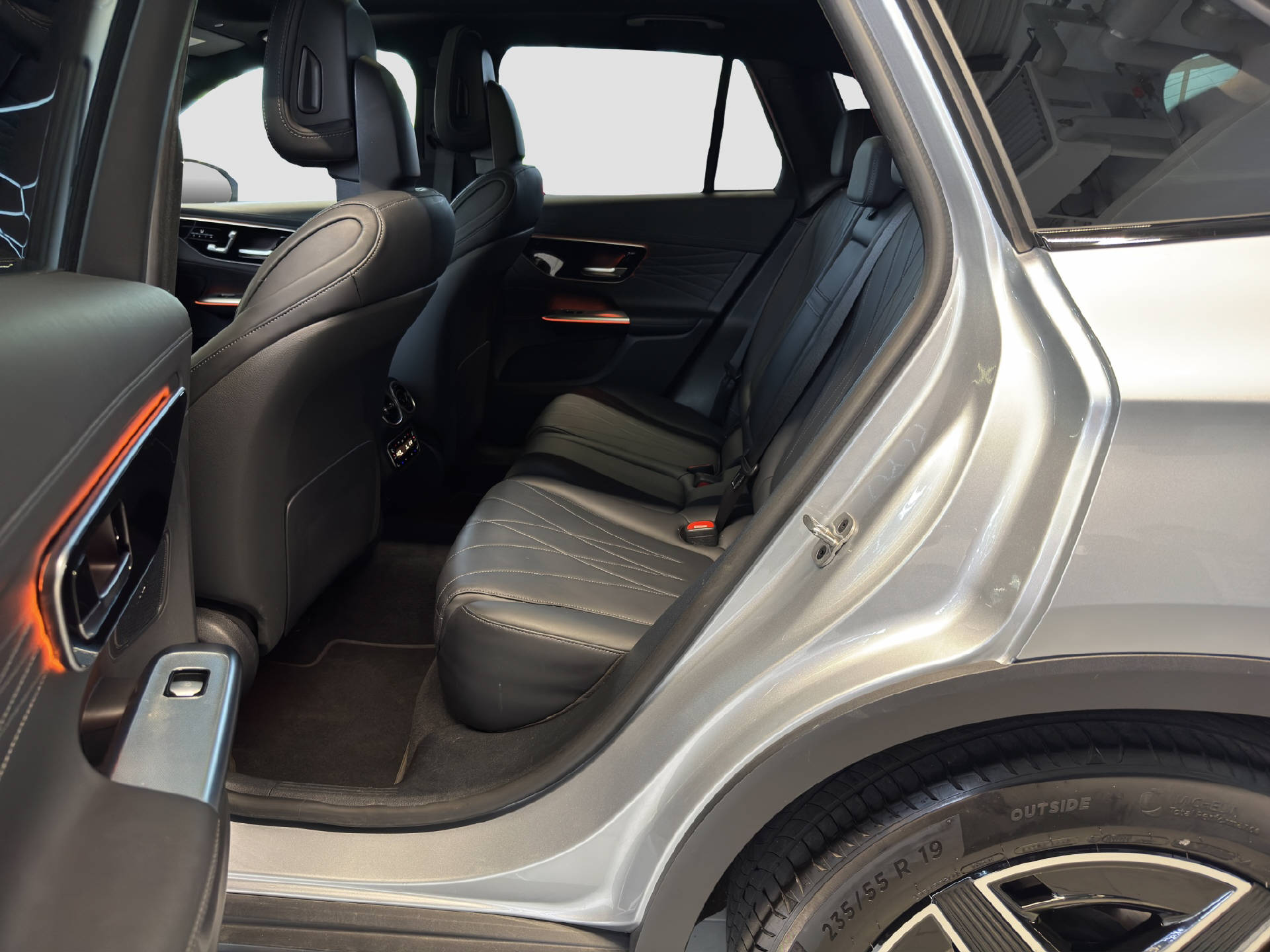 MERCEDES-BENZ GLC 300 AMG Line 4MATIC-image-13