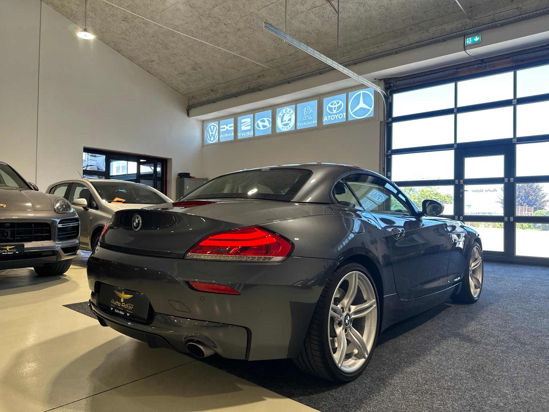 BMW Z4 sDrive35is DKG-image-12