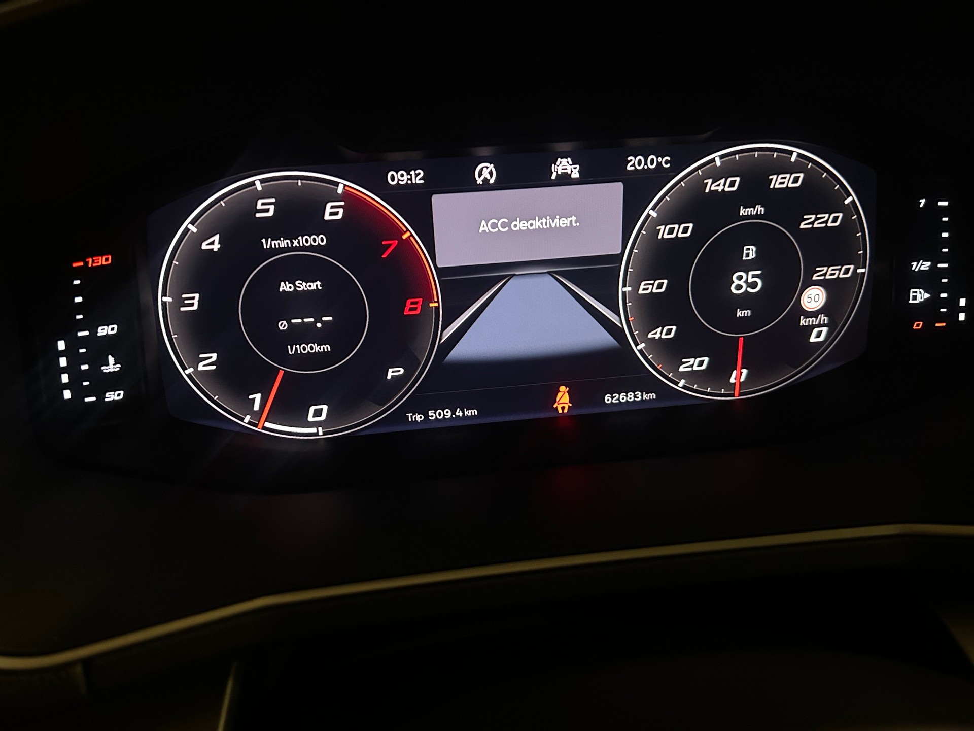 SEAT Tarraco 2.0TSI 4Drive DSG FR -AHK-Schiebedach-Beats Soundsystem-360 Grad Kamera--image-17