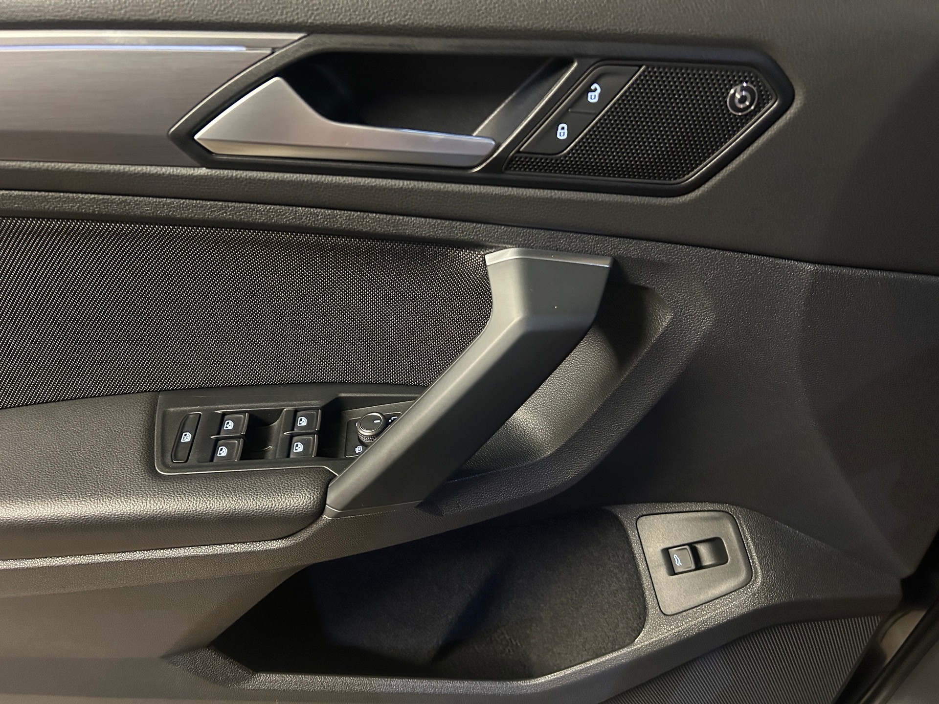 SEAT Tarraco 2.0TSI 4Drive DSG FR -AHK-Schiebedach-Beats Soundsystem-360 Grad Kamera--image-11