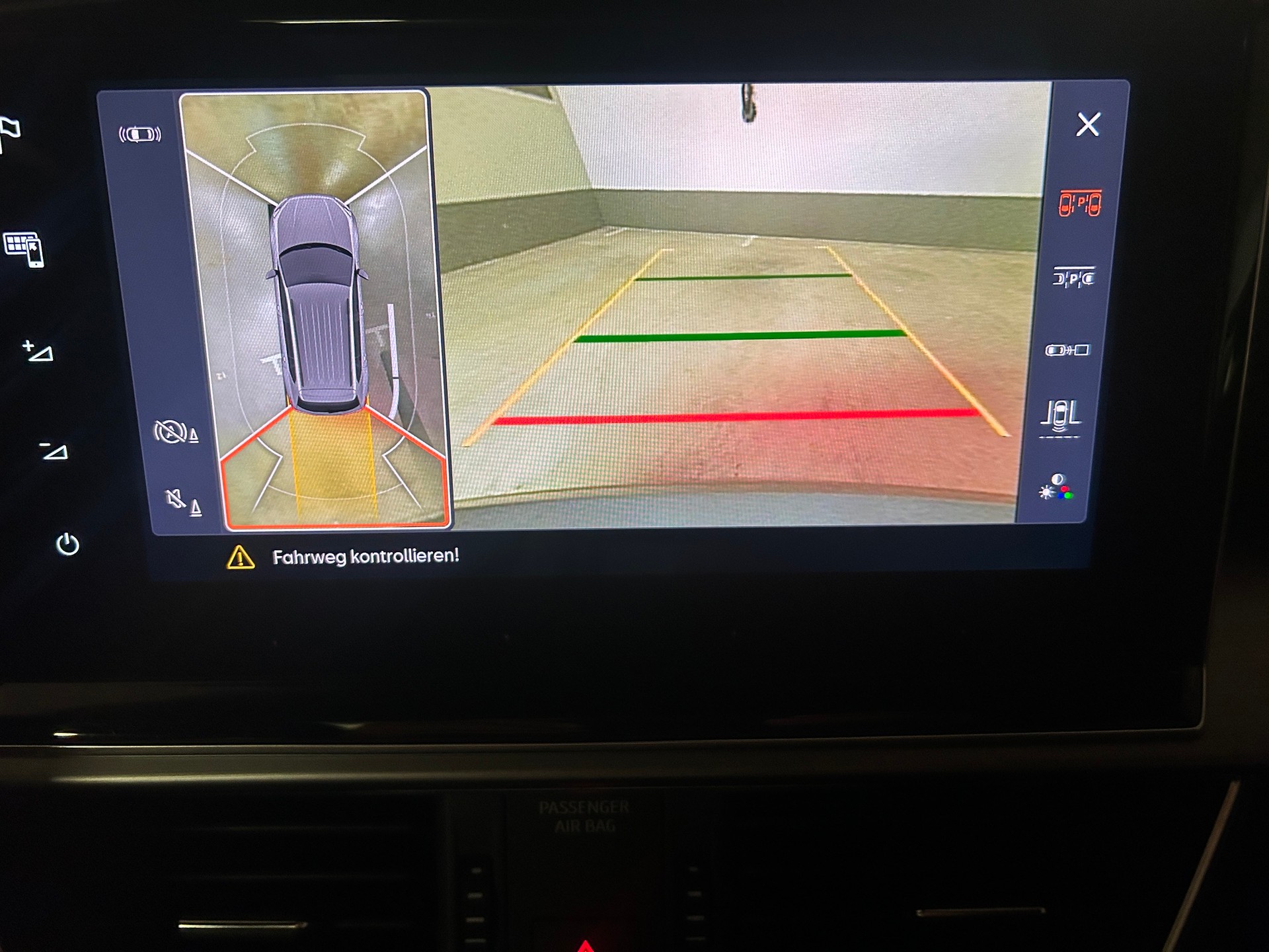 SEAT Tarraco 2.0TSI 4Drive DSG FR -AHK-Schiebedach-Beats Soundsystem-360 Grad Kamera--image-16