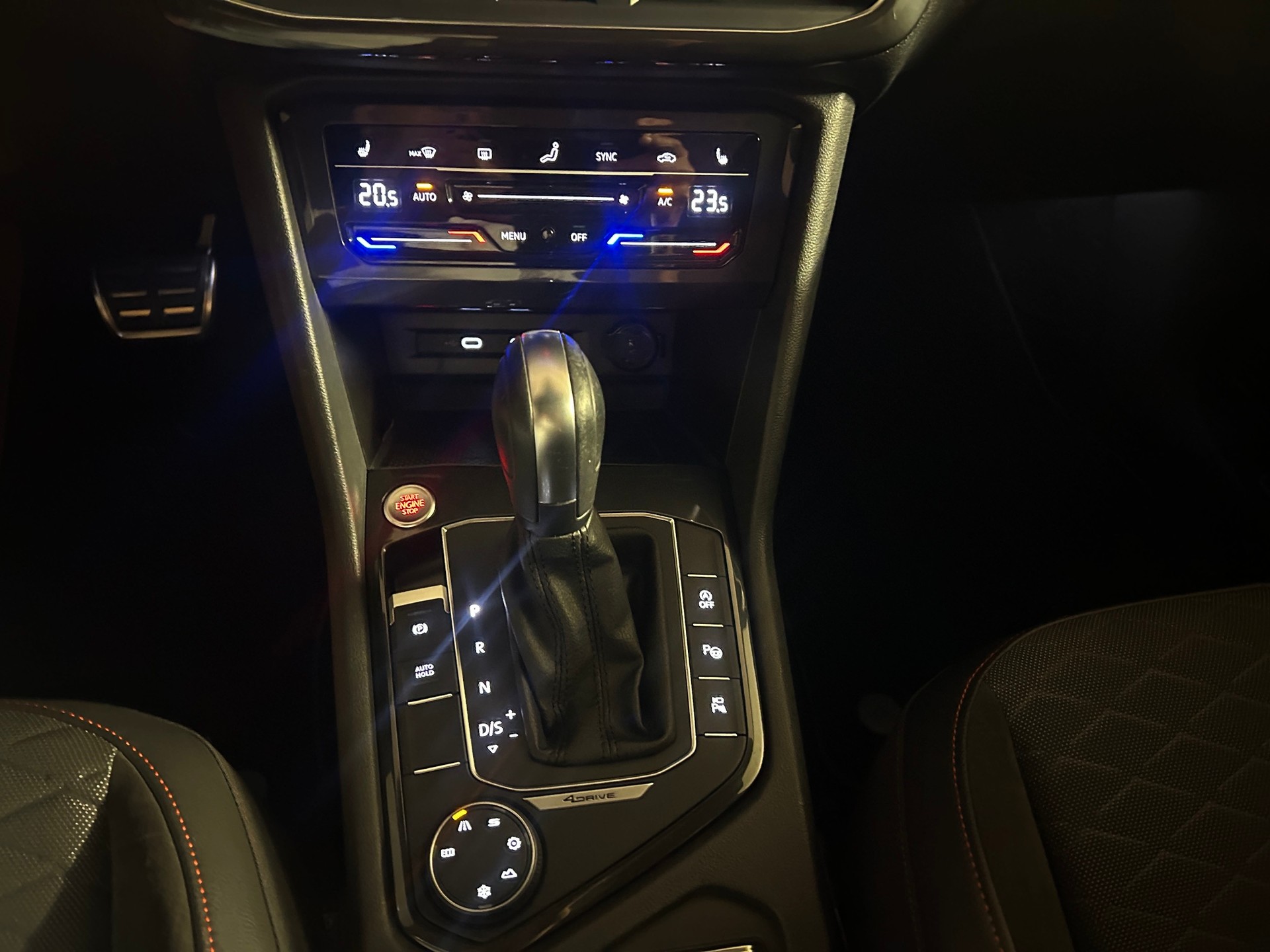 SEAT Tarraco 2.0TSI 4Drive DSG FR -AHK-Schiebedach-Beats Soundsystem-360 Grad Kamera--image-8
