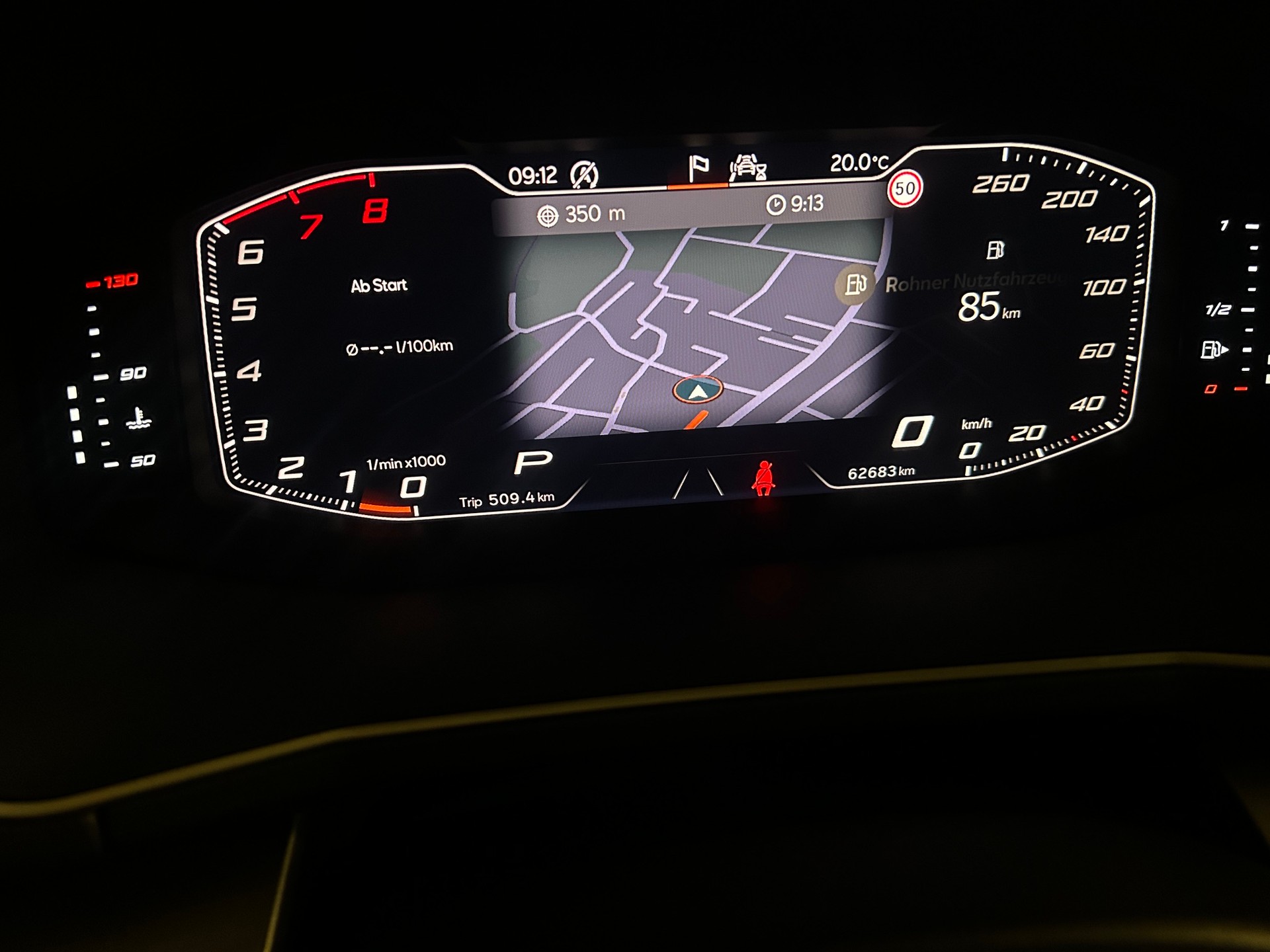 SEAT Tarraco 2.0TSI 4Drive DSG FR -AHK-Schiebedach-Beats Soundsystem-360 Grad Kamera--image-18