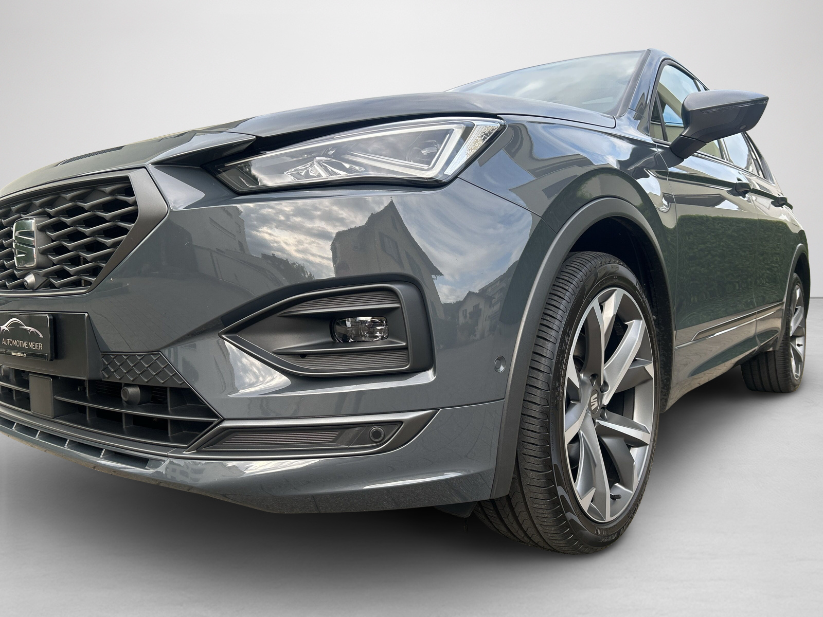 SEAT Tarraco 2.0TSI 4Drive DSG FR -AHK-Schiebedach-Beats Soundsystem-360 Grad Kamera--image-4