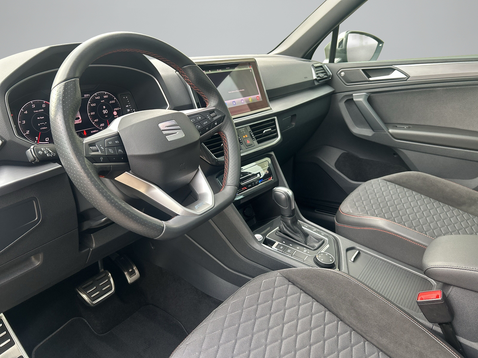 SEAT Tarraco 2.0TSI 4Drive DSG FR -AHK-Schiebedach-Beats Soundsystem-360 Grad Kamera--image-5