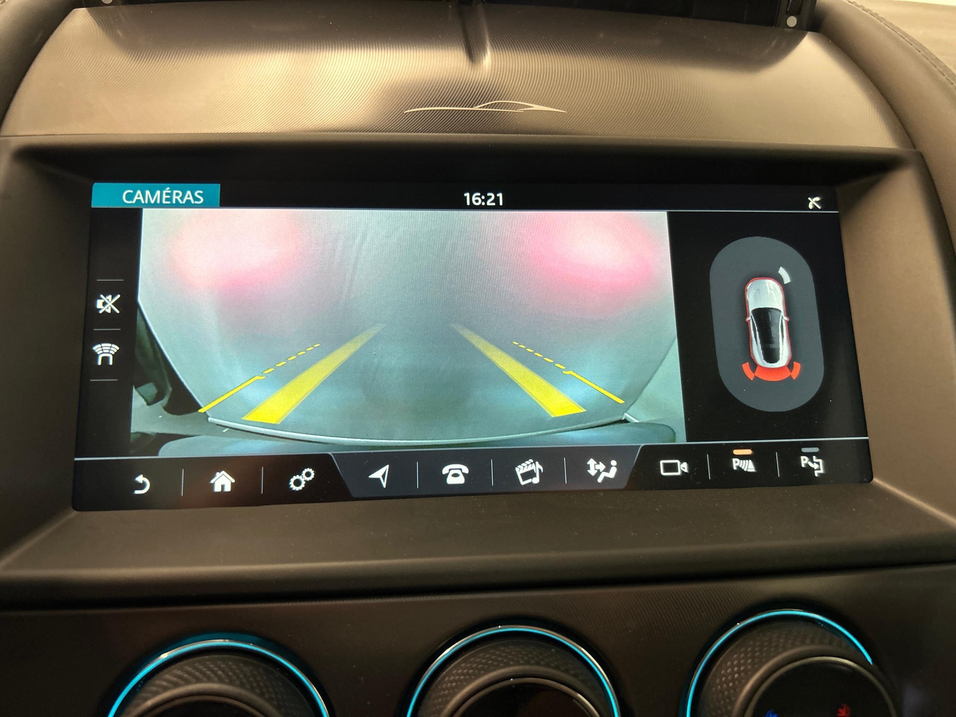 JAGUAR F-Type Coupé 5.0 V8 R AWD-image-7
