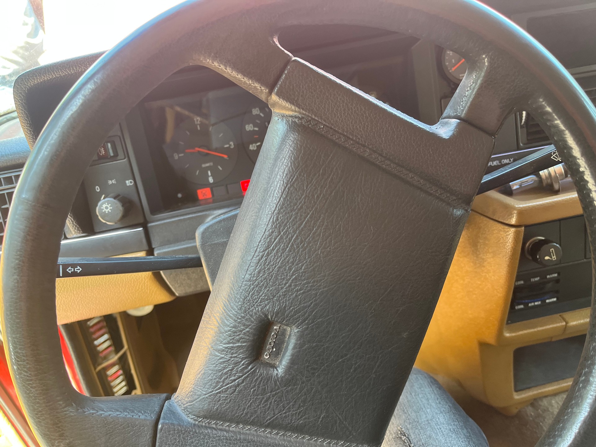 VOLVO 240 2.3 GLT (GL)-image-6
