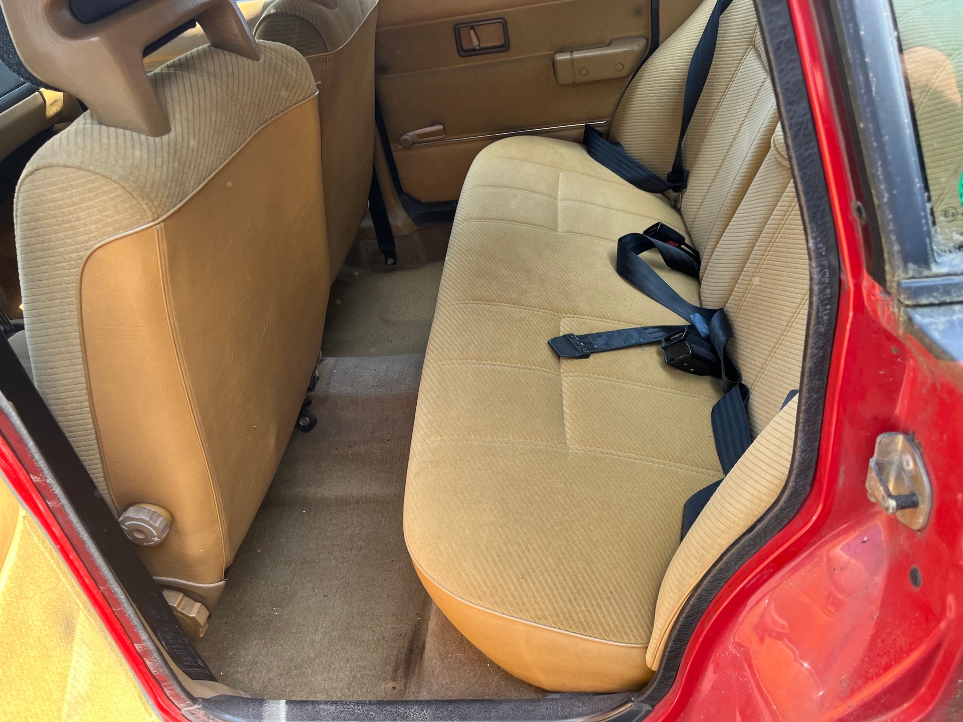 VOLVO 240 2.3 GLT (GL)-image-10