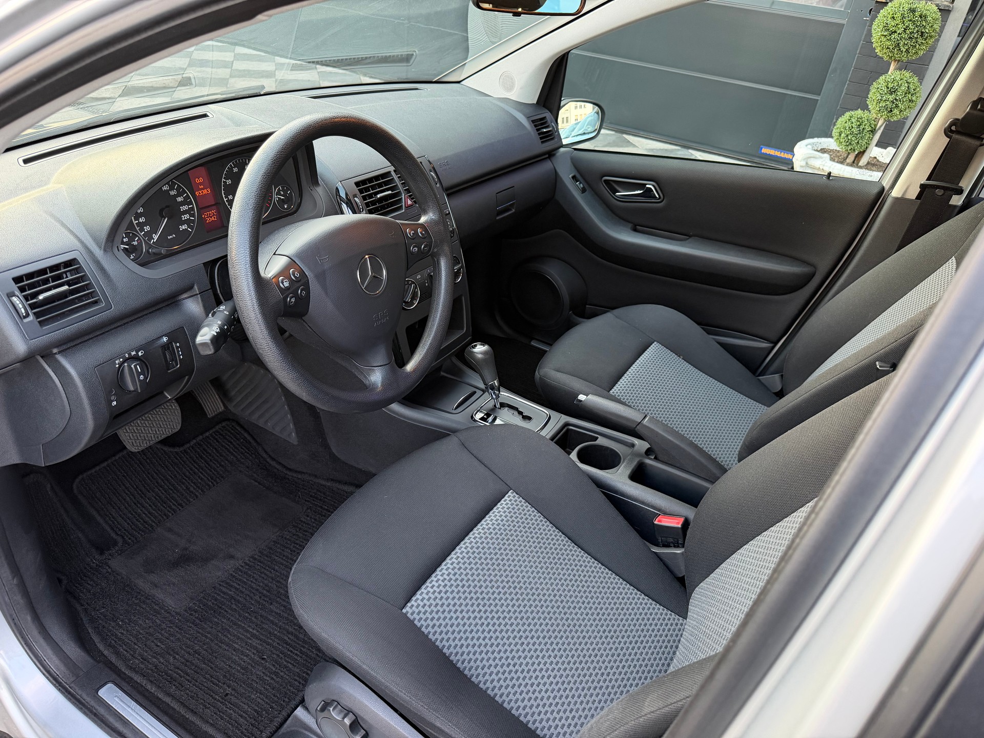 MERCEDES-BENZ A 170 Classic-image-9