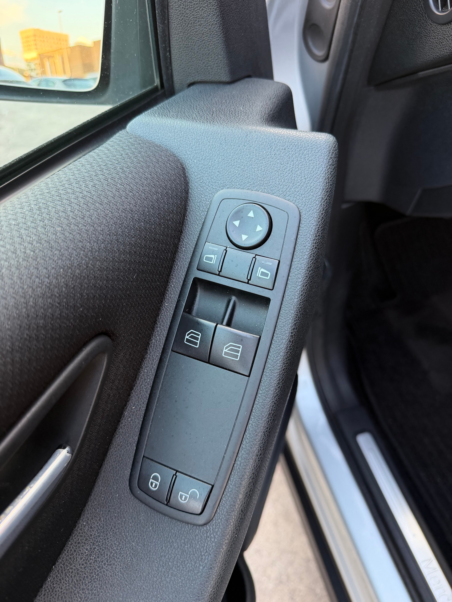 MERCEDES-BENZ A 170 Classic-image-11