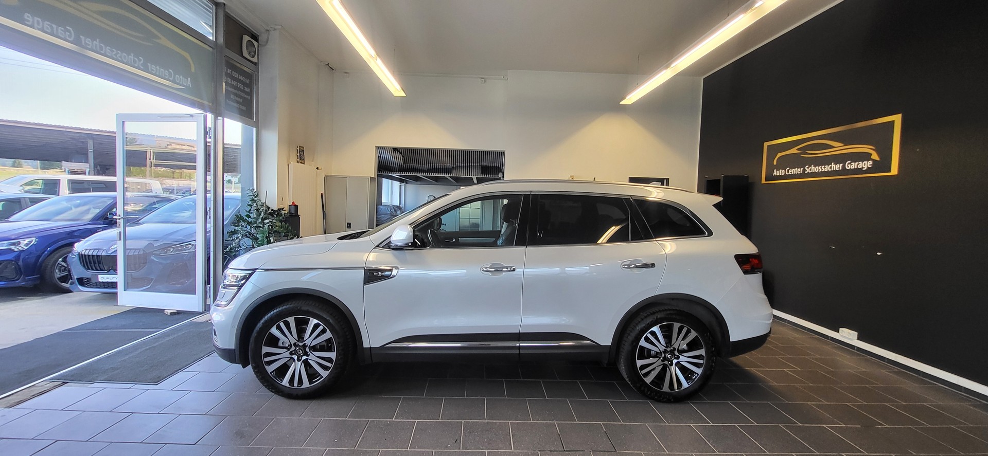 RENAULT Koleos 2.0 dCi Initiale Paris 4WD Xtronic CVT-showroom-element-3