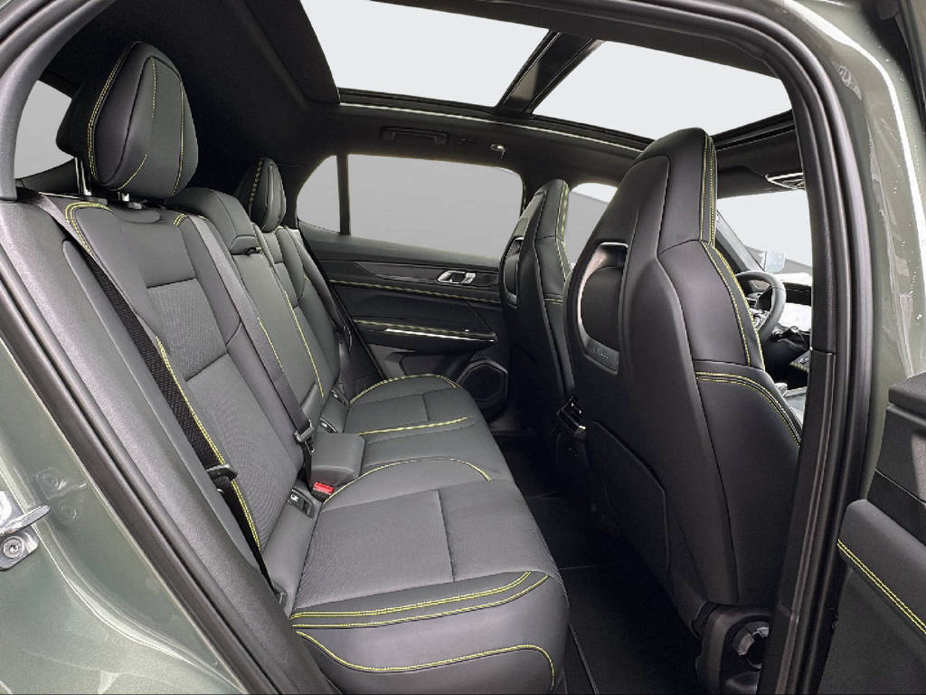 LYNK & CO 01 1.5 PHEV More-image-16